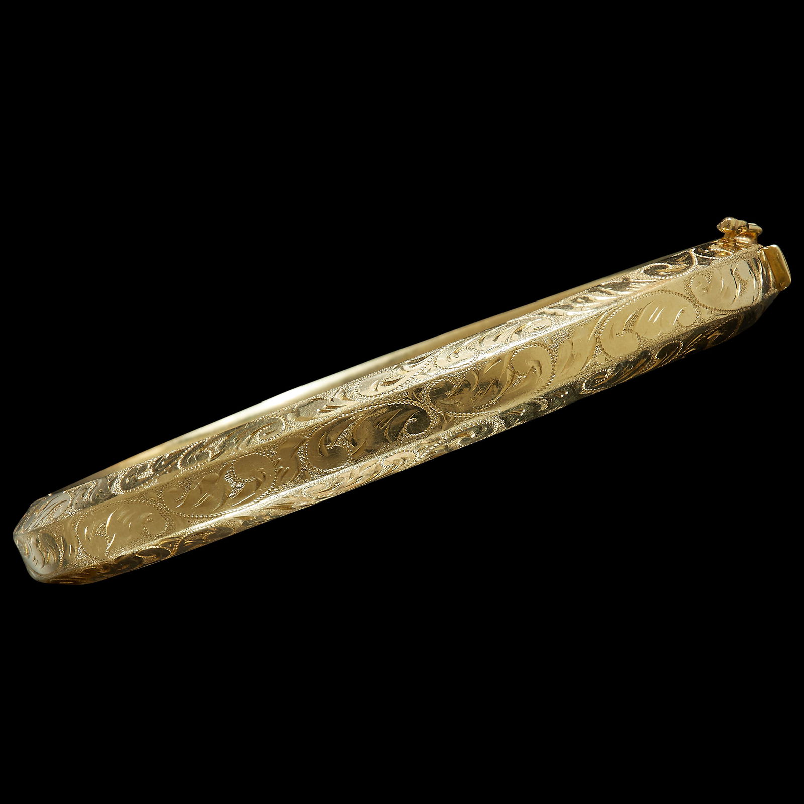 HINGED BANGLE (1 of 1)