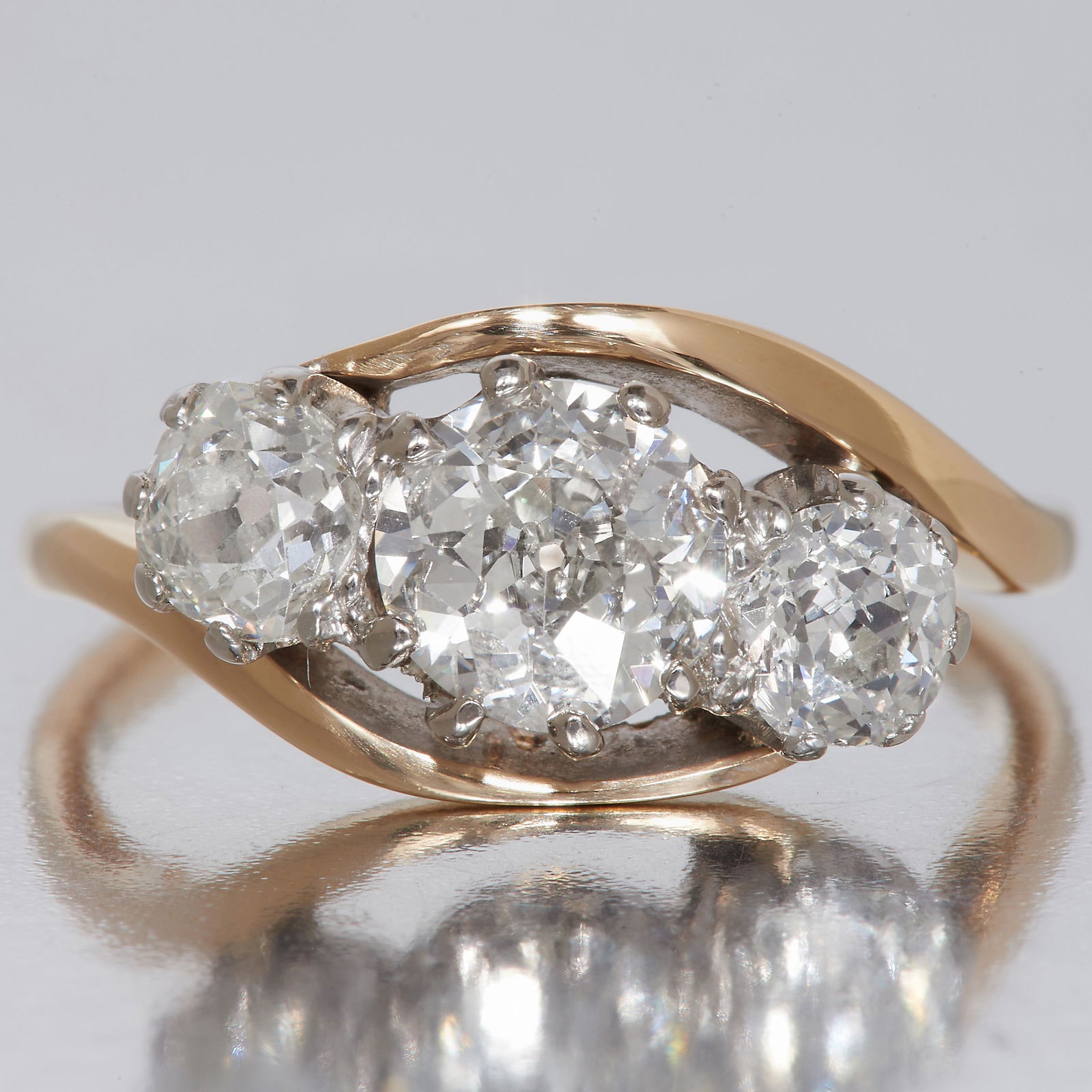 DIAMOND 3-STONE RING (1 of 1)
