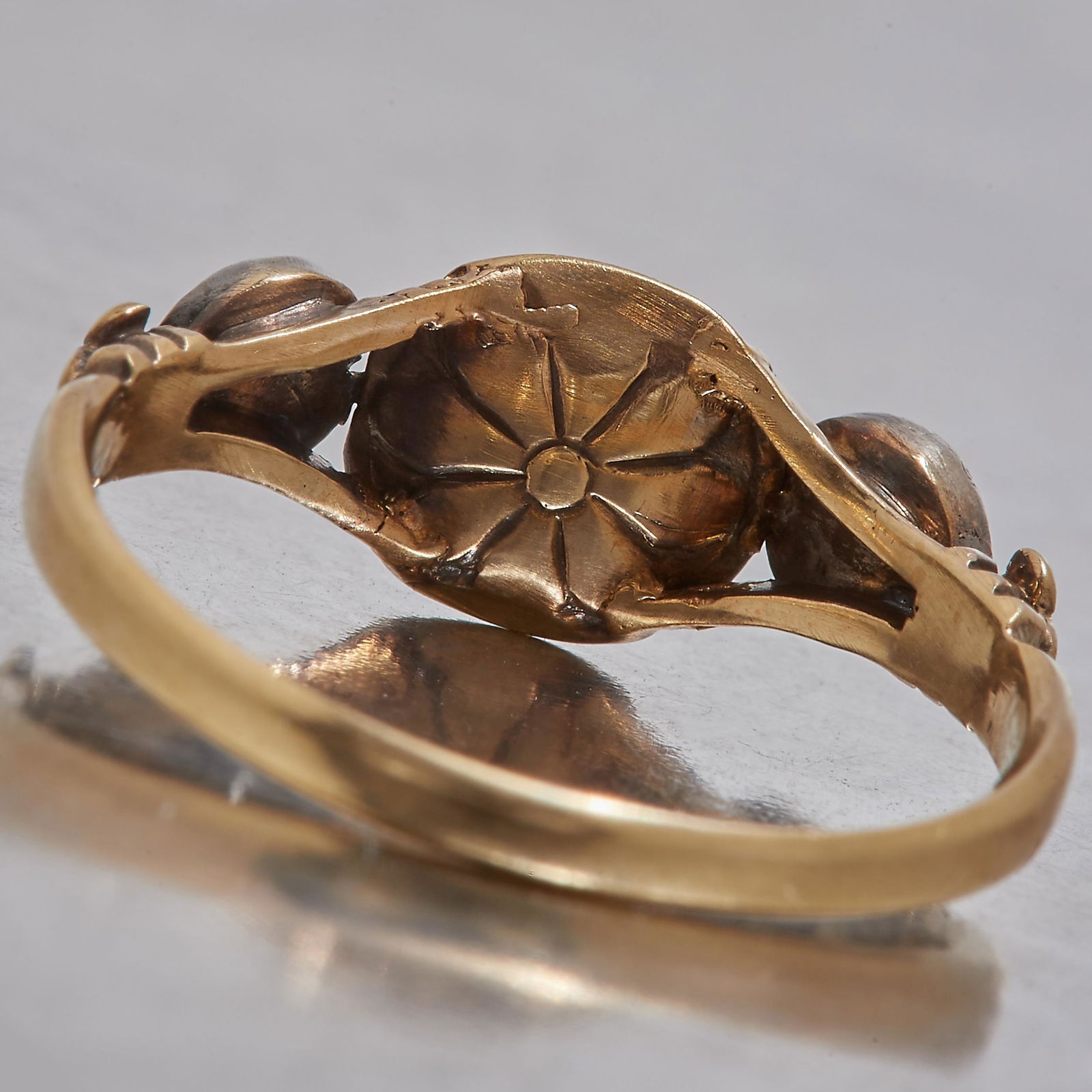 ANTIQUE EMERALD AND DIAMOND RING (1 of 3)