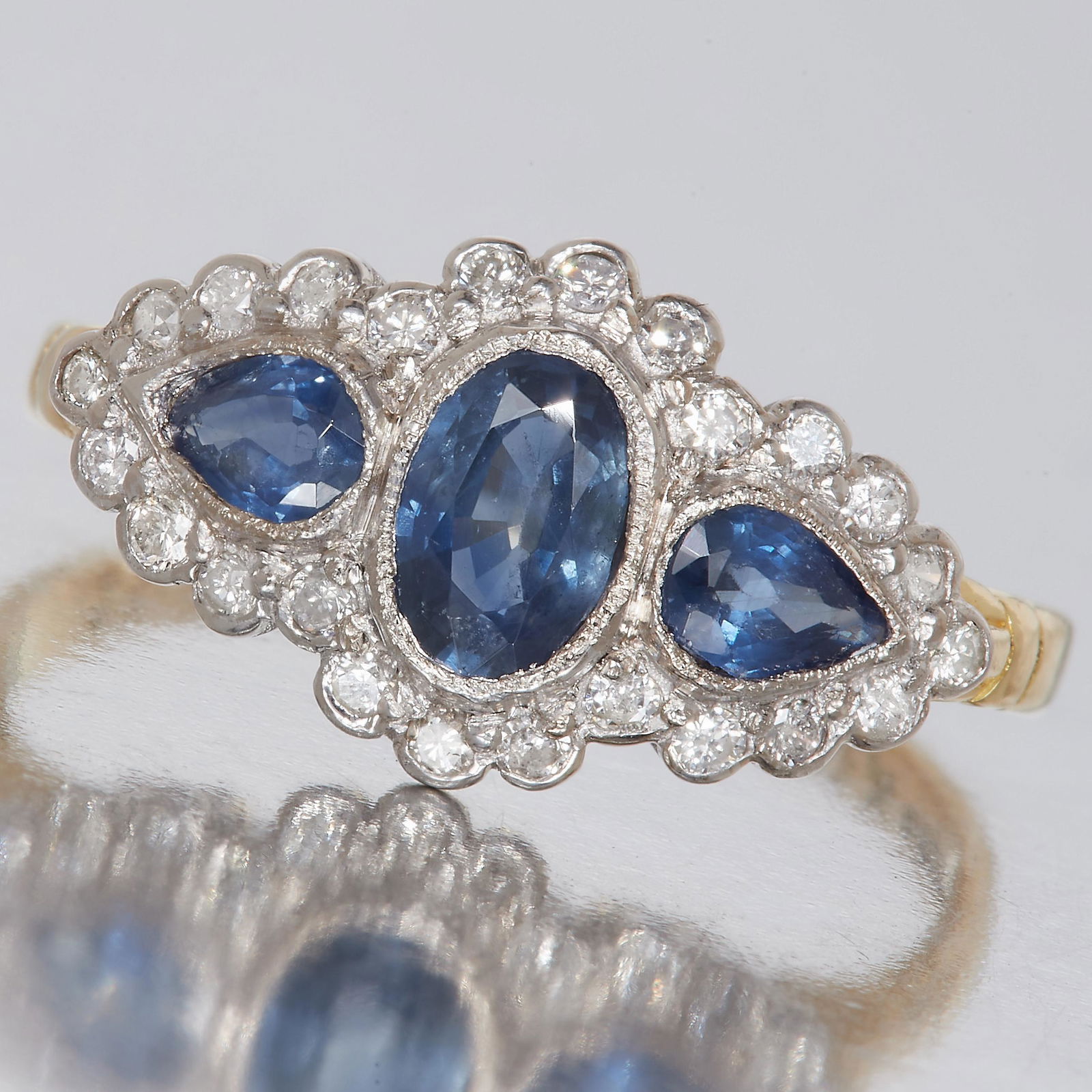 NO RESERVE, SAPPHIRE AND DIAMOND CLUSTER RING (1 of 1)