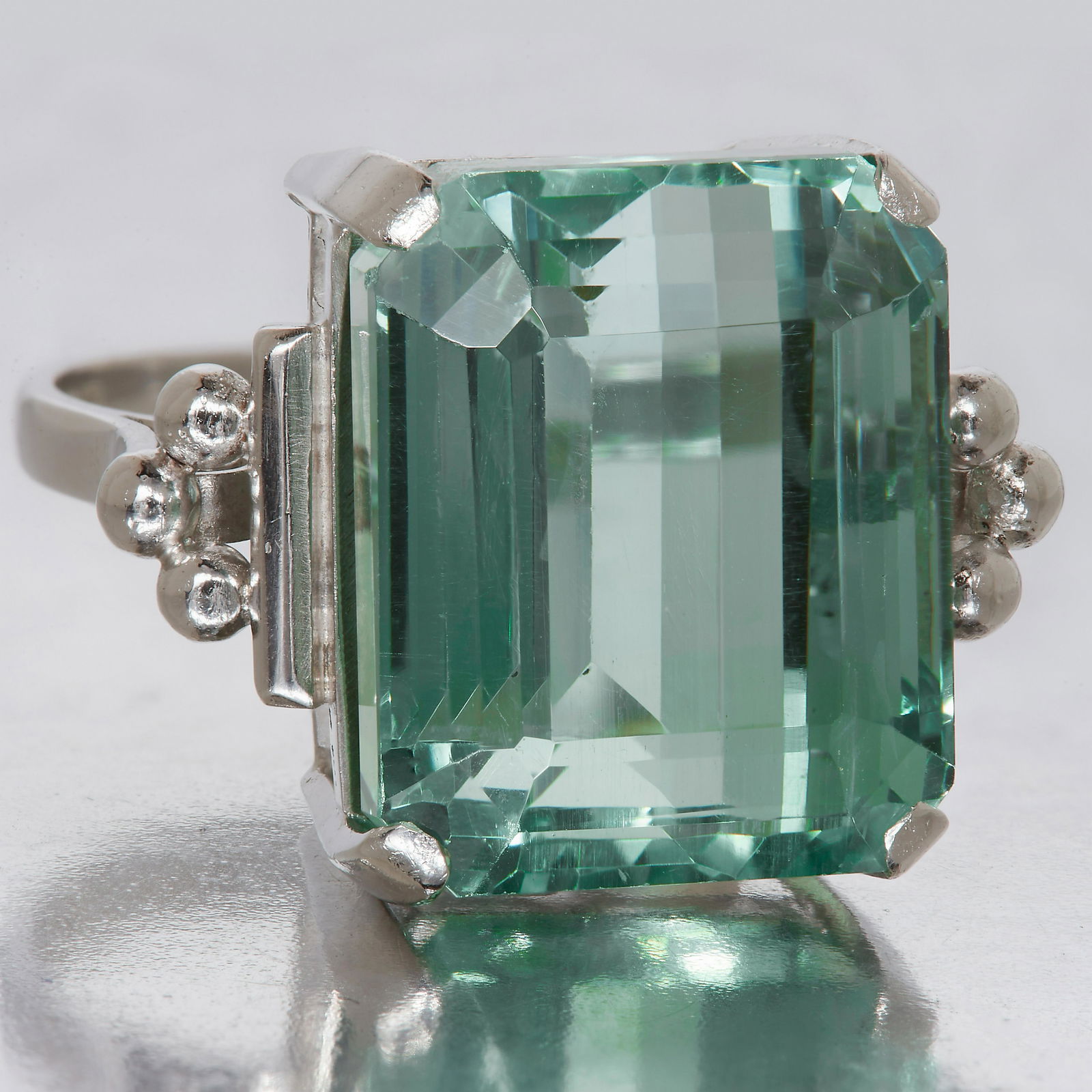 LARGE AQUAMARINE SINGLE STONE RING (1 of 1)