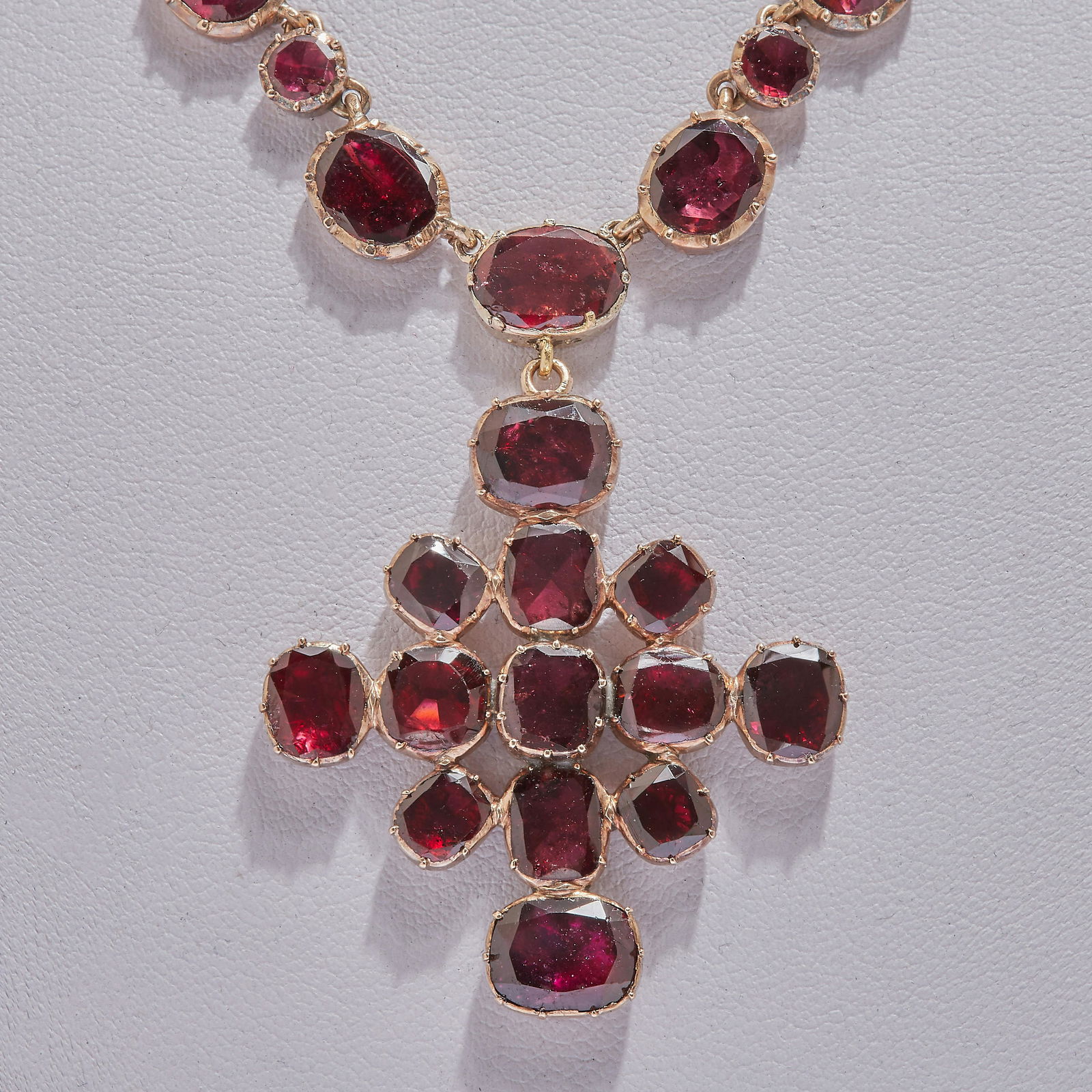 GEORGIAN GARNET RIVIERE  NECKLACE WITH PENDANT DROP (1 of 2)