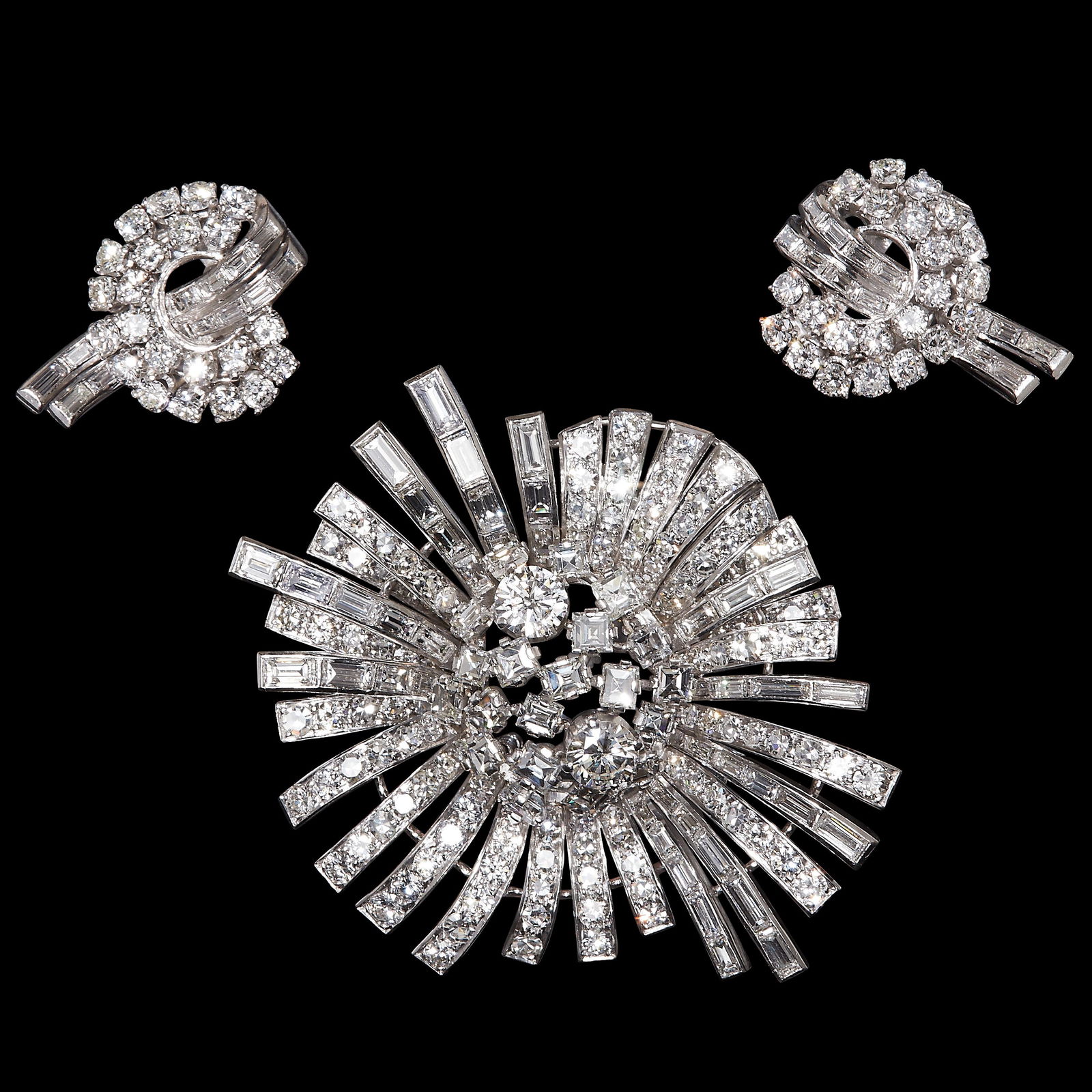 IMPORTANT ART-DECO DIAMOND SUNBURST BROOCH AND PAIR OF EARRINGS (1 of 1)