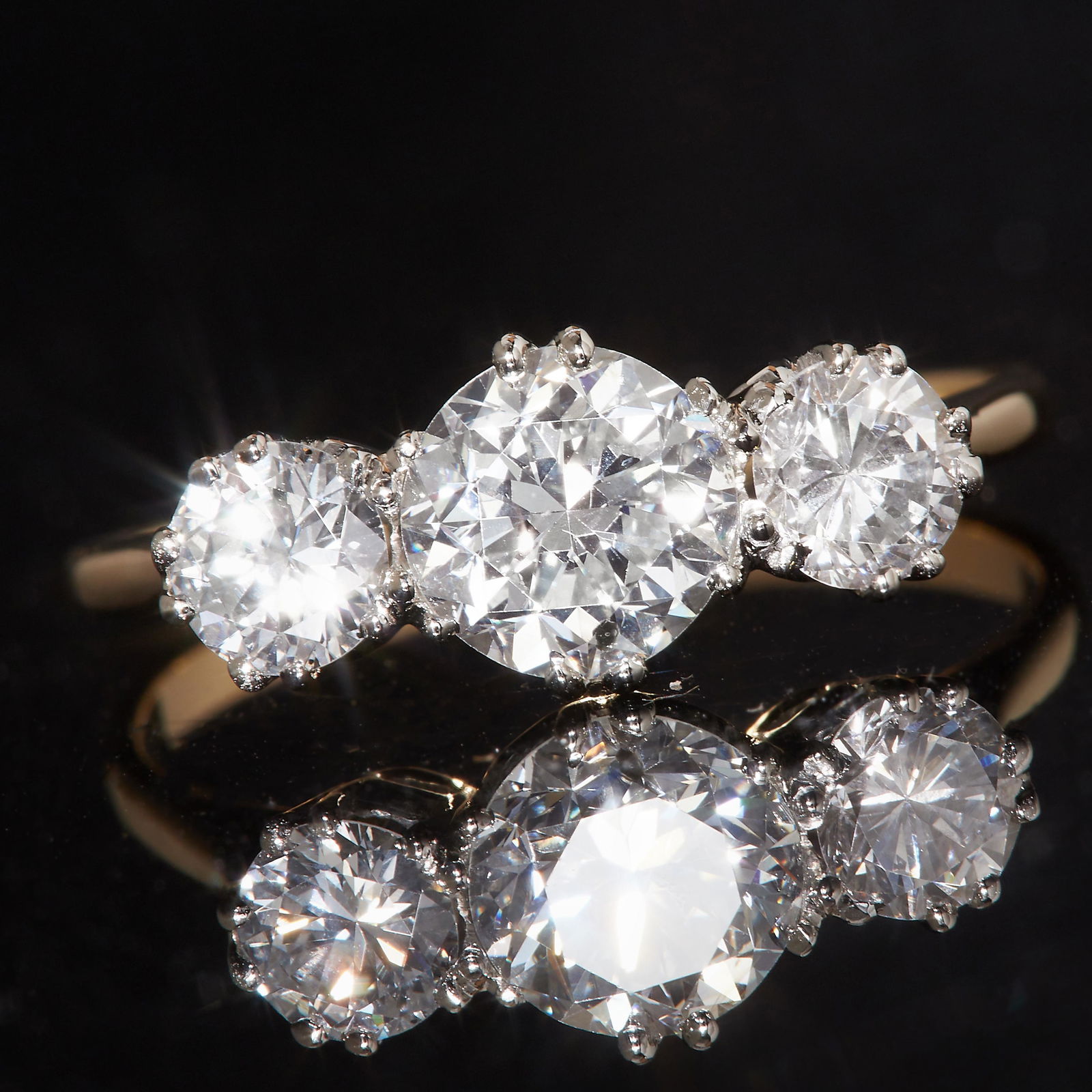 DIAMOND 3-STONE RING (1 of 1)