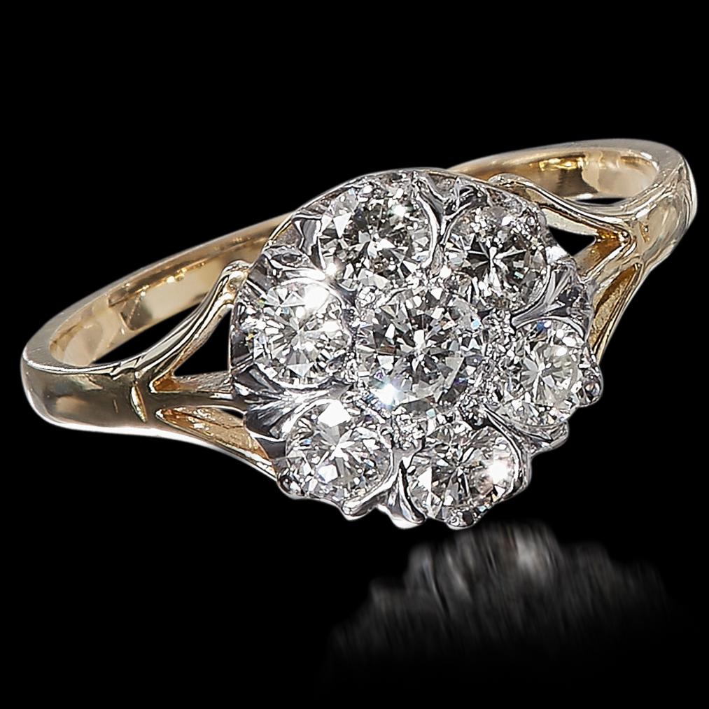 DIAMOND CLUSTER RING: DIAMOND CLUSTER RING, set with bright lively diamonds. size N. 2.9 grams.