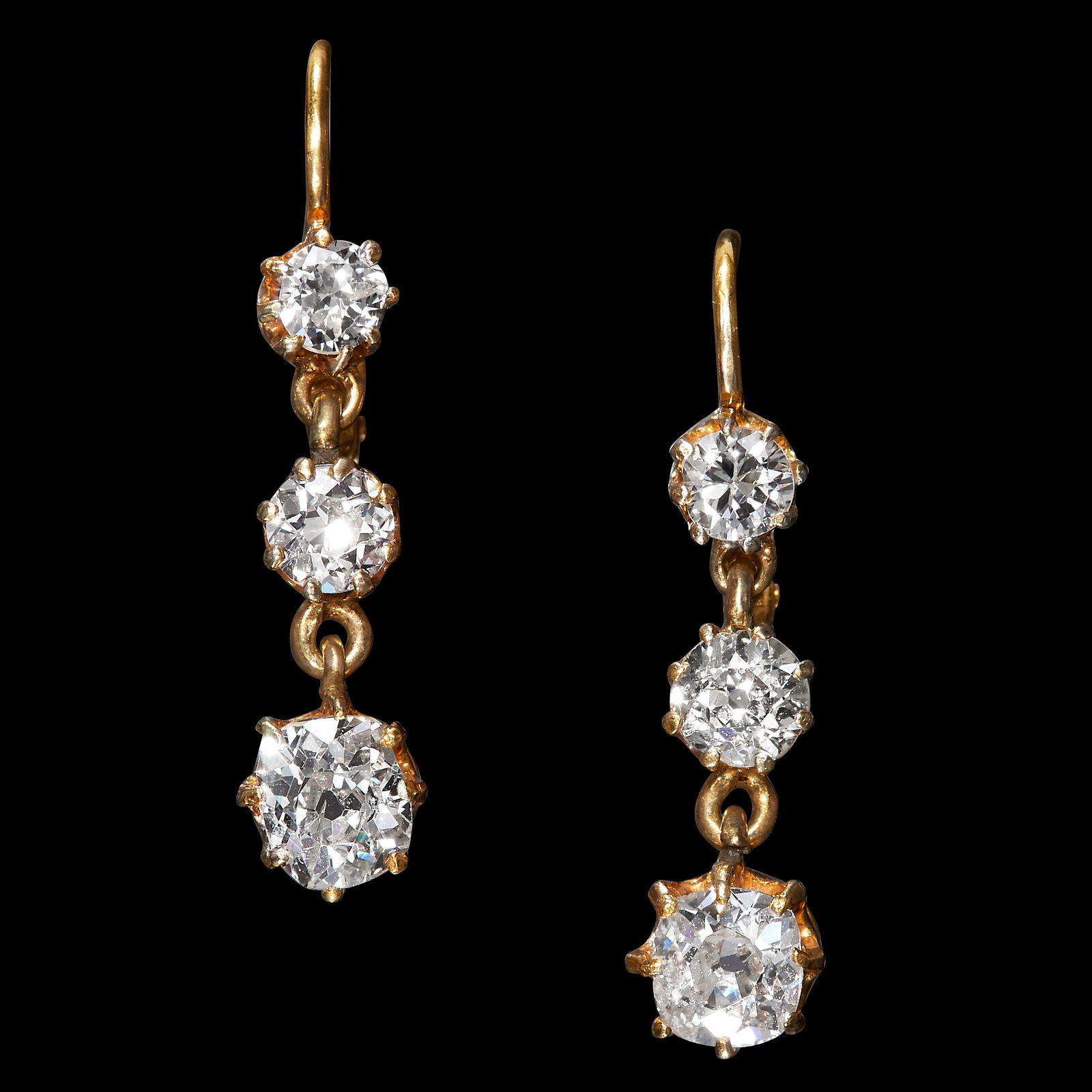 PAIR OF ANTIQUE DIAMOND DROP EARRINGS (1 of 1)