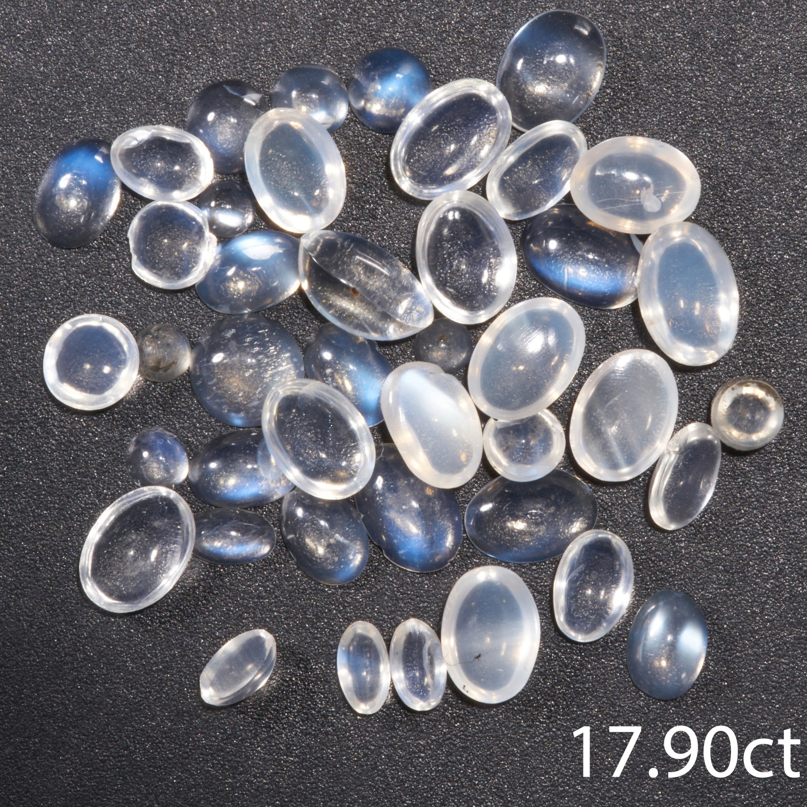 MIXED LOT OF CUT MOONSTONES: MIXED LOT OF CUT MOONSTONES, totalling approx. 17.90 ct.
