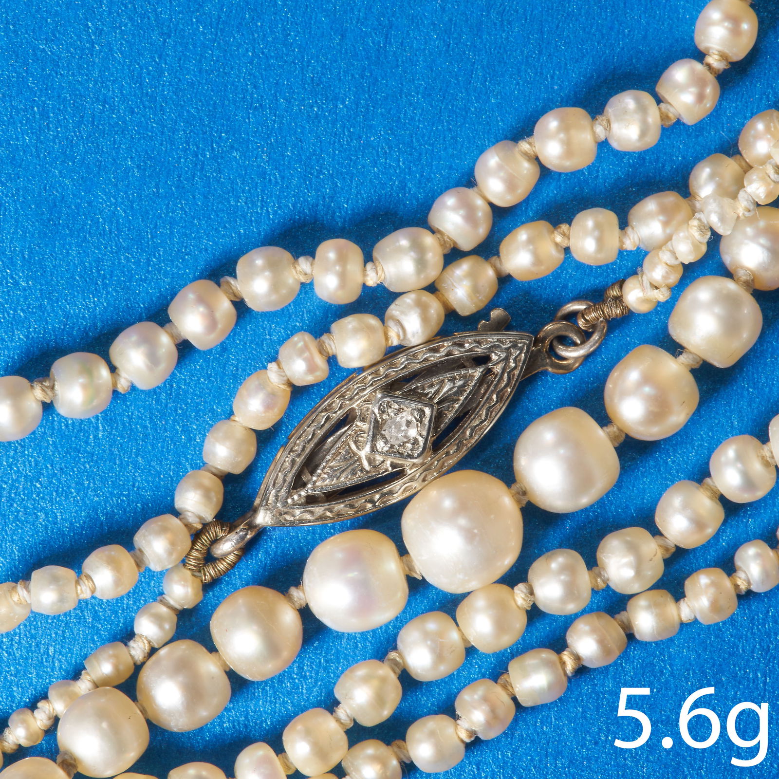 SINGLE STRAND PEARL NECKLACE (1 of 1)