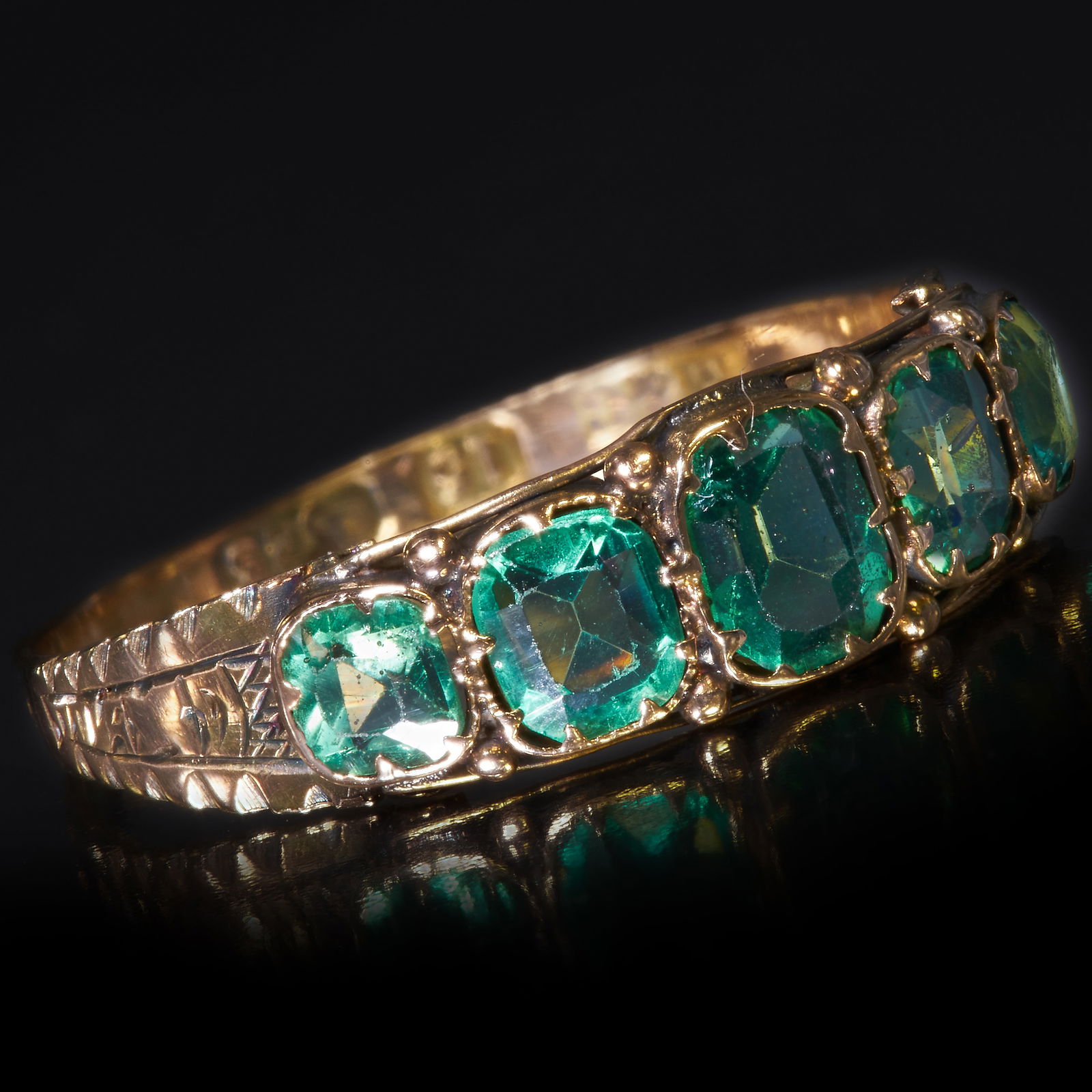 ANTIQUE FIVE STONE EMERALD RING. (1 of 1)