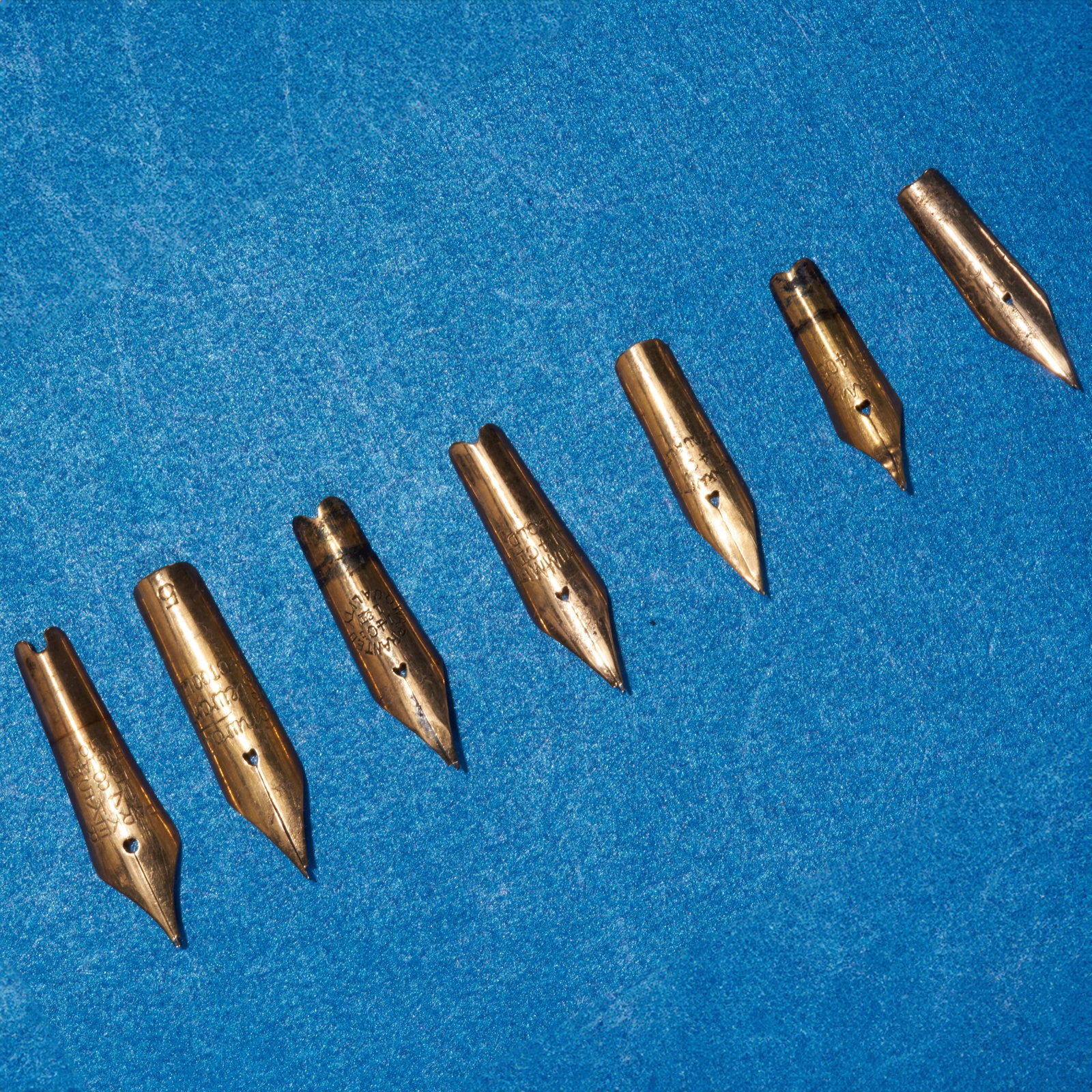 LOT OF 6 GOLD FOUNTAIN PEN NIBS: LOT OF 6 GOLD FOUNTAIN PEN NIBS.1.6 grams.