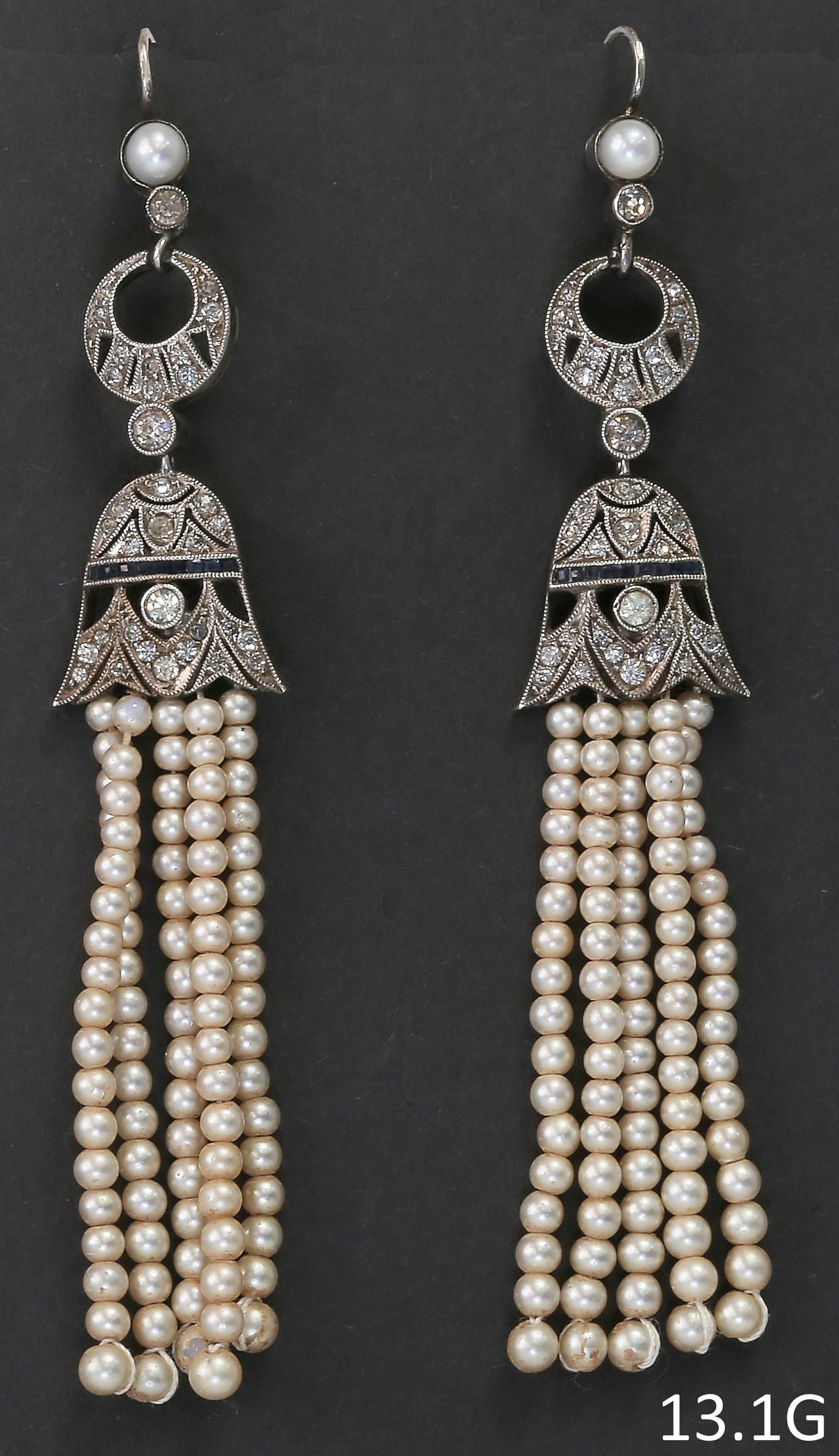 PAIR OF ART DECO LONG EARRINGS: PAIR OF ART DECO LONG EARRINGS,13.1 grams.Elegant earrings, fine articulated.L. 8.6 cm.