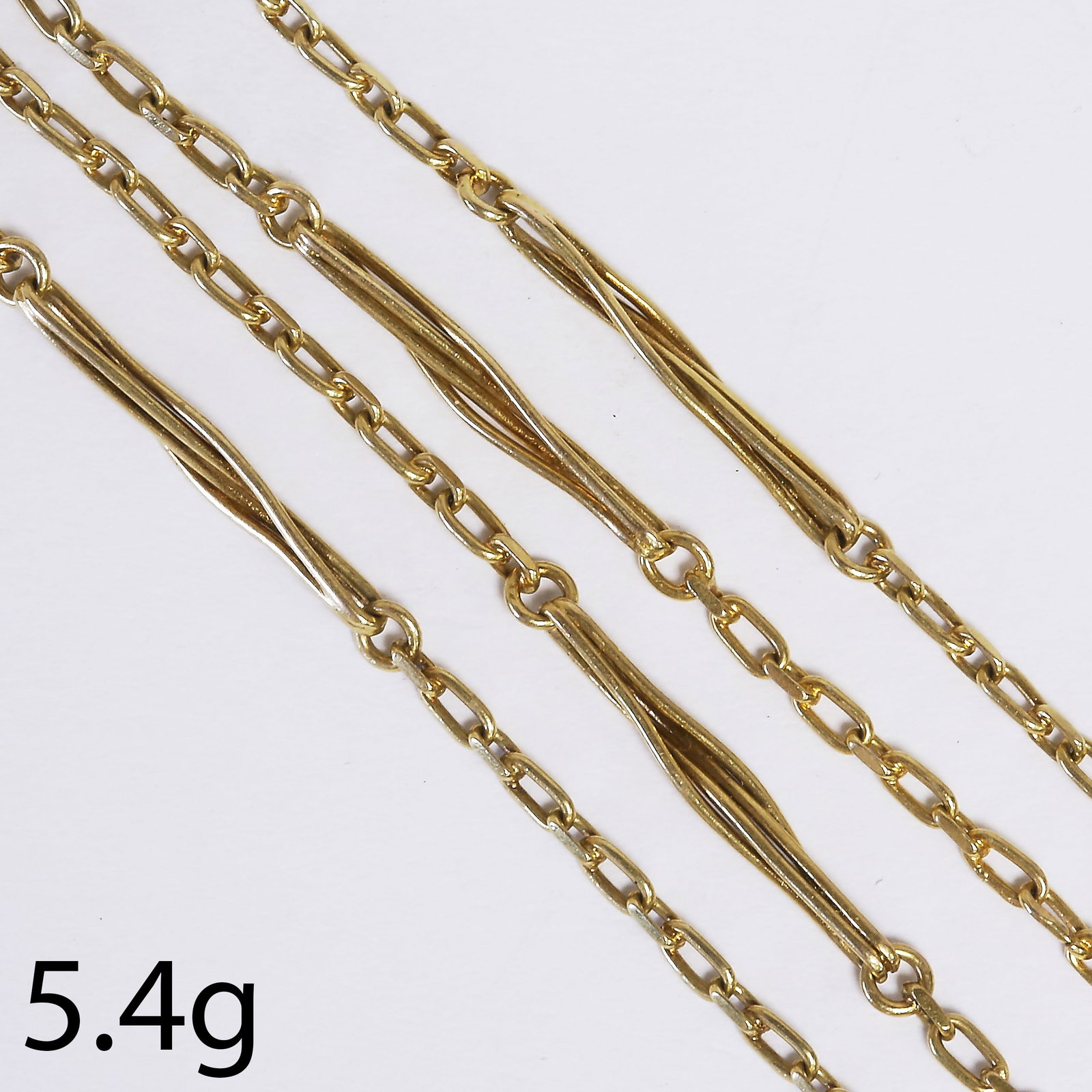 CHAIN LINK NECKLACE: CHAIN LINK NECKLACE,5.4 grams, 14 ct. gold.L. 42 cm.