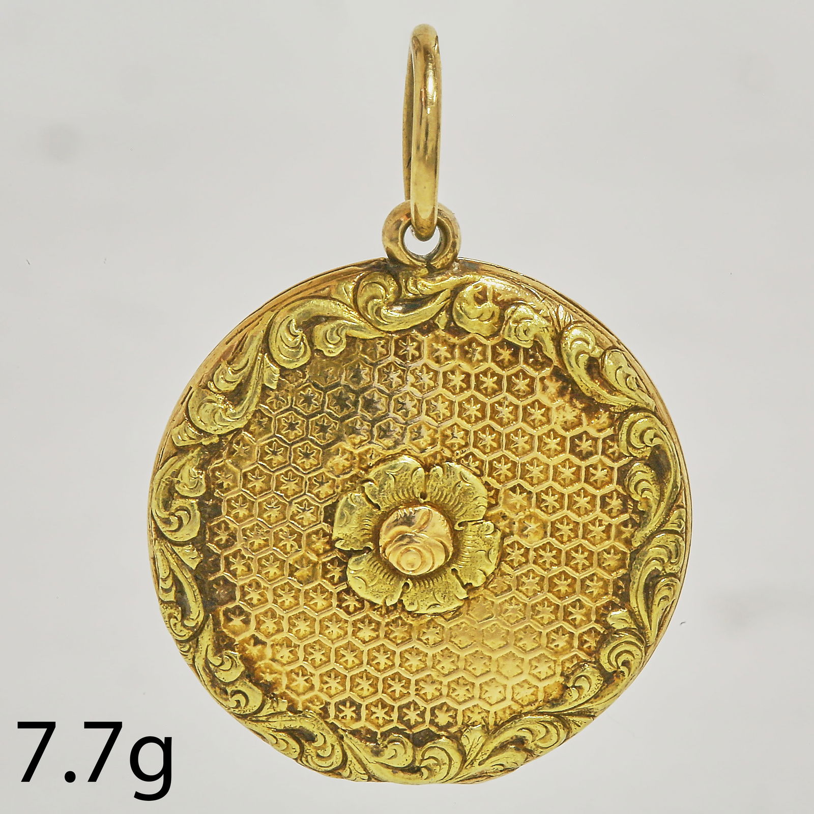 ANTIQUE ENGRAVED LOCKET PENDANT (1 of 1)