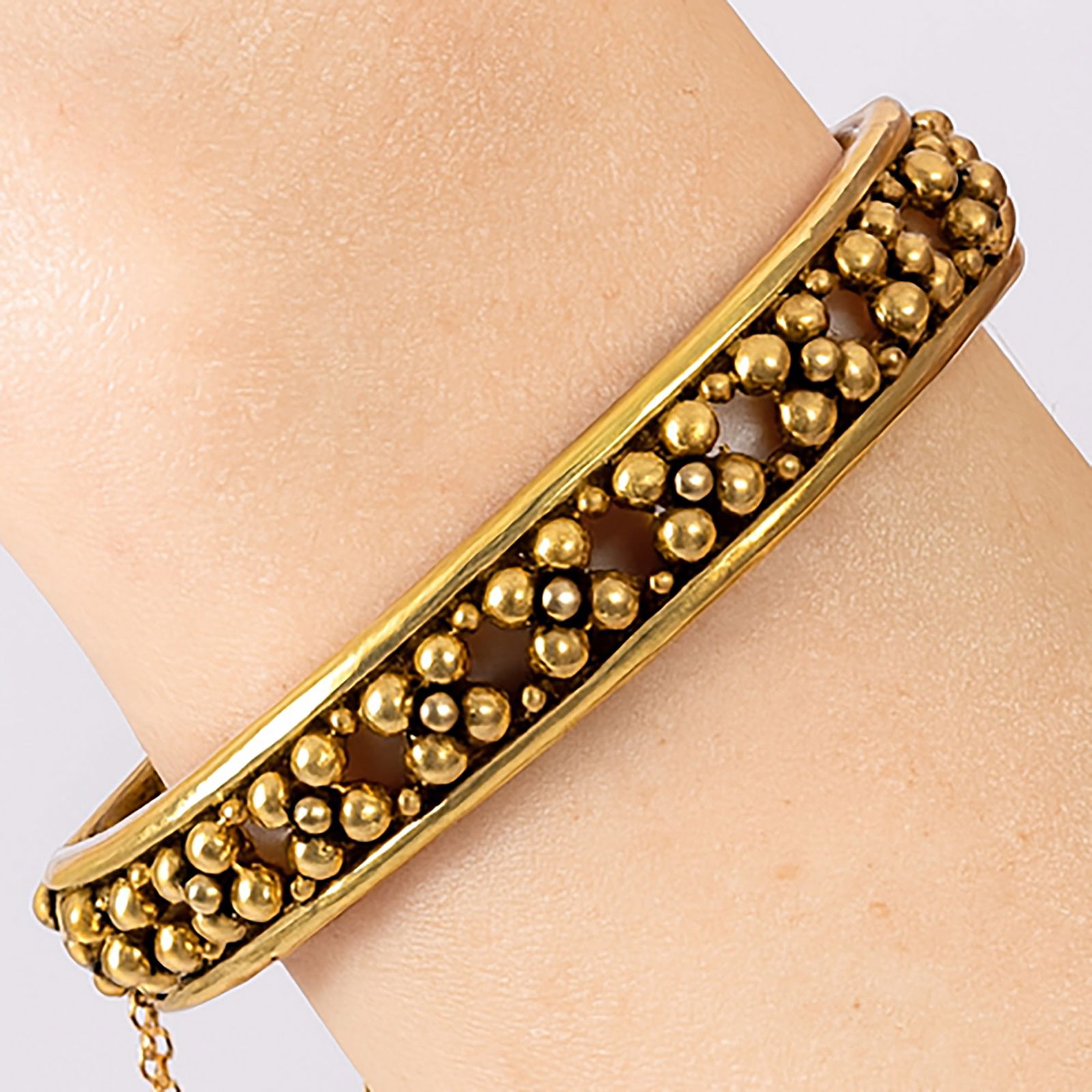 ANTIQUE HINGED BANGLE (1 of 2)