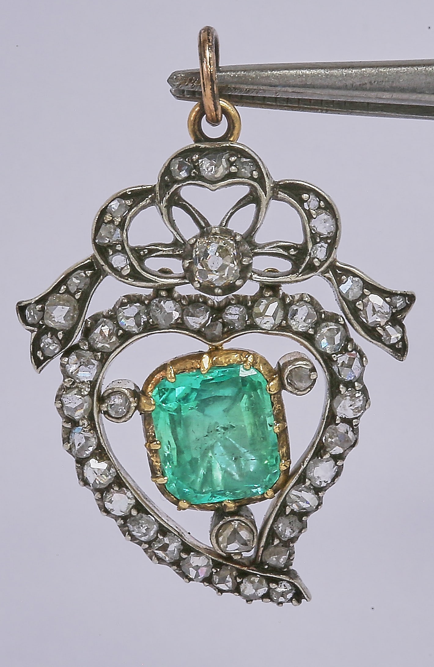 ANTIQUE EMERALD AND DIAMOND HEART PENDANT (1 of 1)