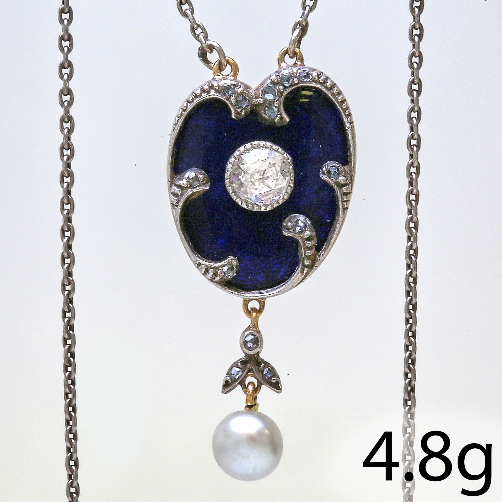 VICTORIAN ENAMEL DIAMOND PEARL PENDANT NECKLACE: VICTORIAN ENAMEL DIAMOND PEARL PENDANT NECKLACE 4.8 grams enamel in great condition lively diamondpearl believed to be natural pendant length 3.1 cm chain length 40 cm