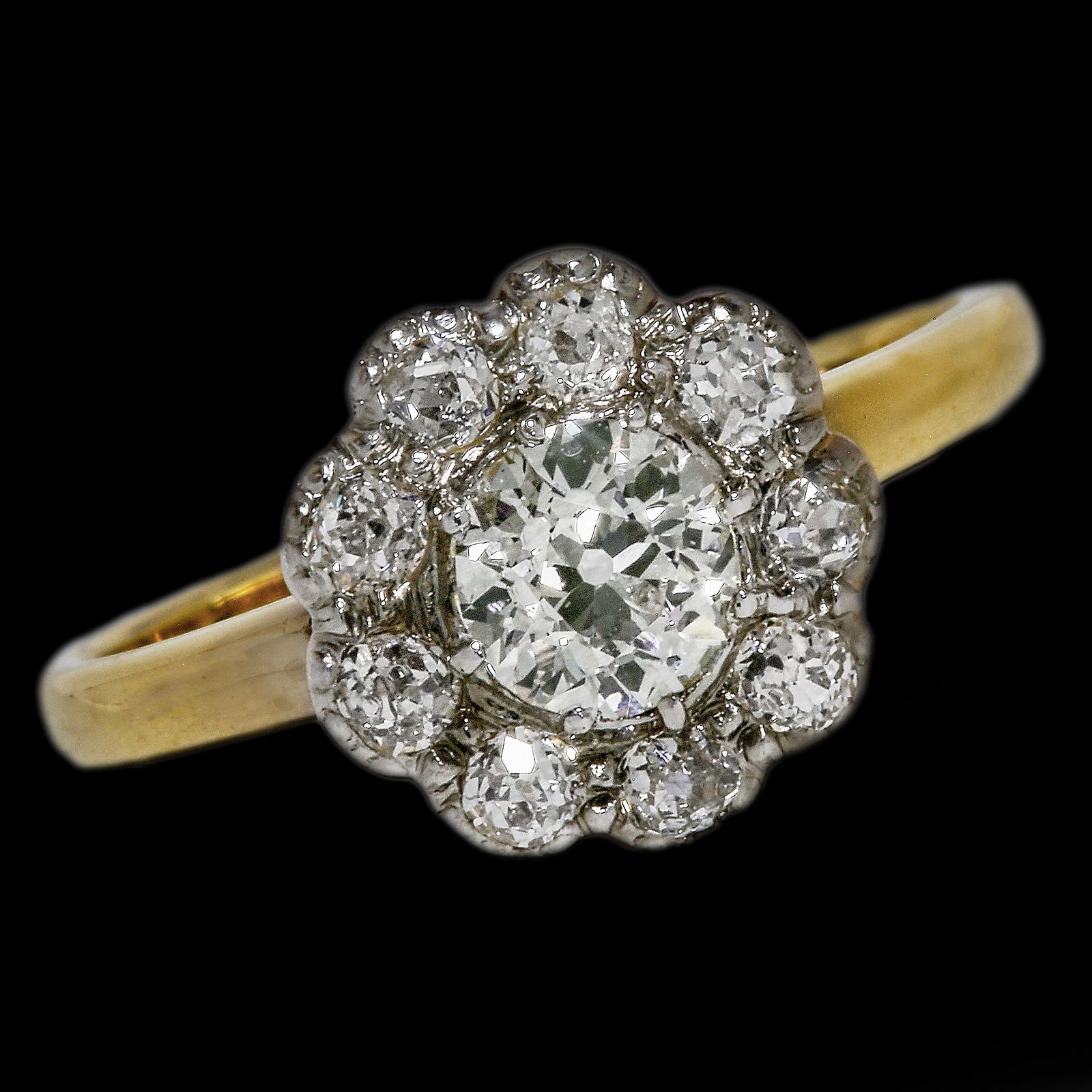 ANTIQUE DIAMOND CLUSTER RING: ANTIQUE DIAMOND CLUSTER RING 2.8 grams 18 ct bright lively old cut diamonds size N