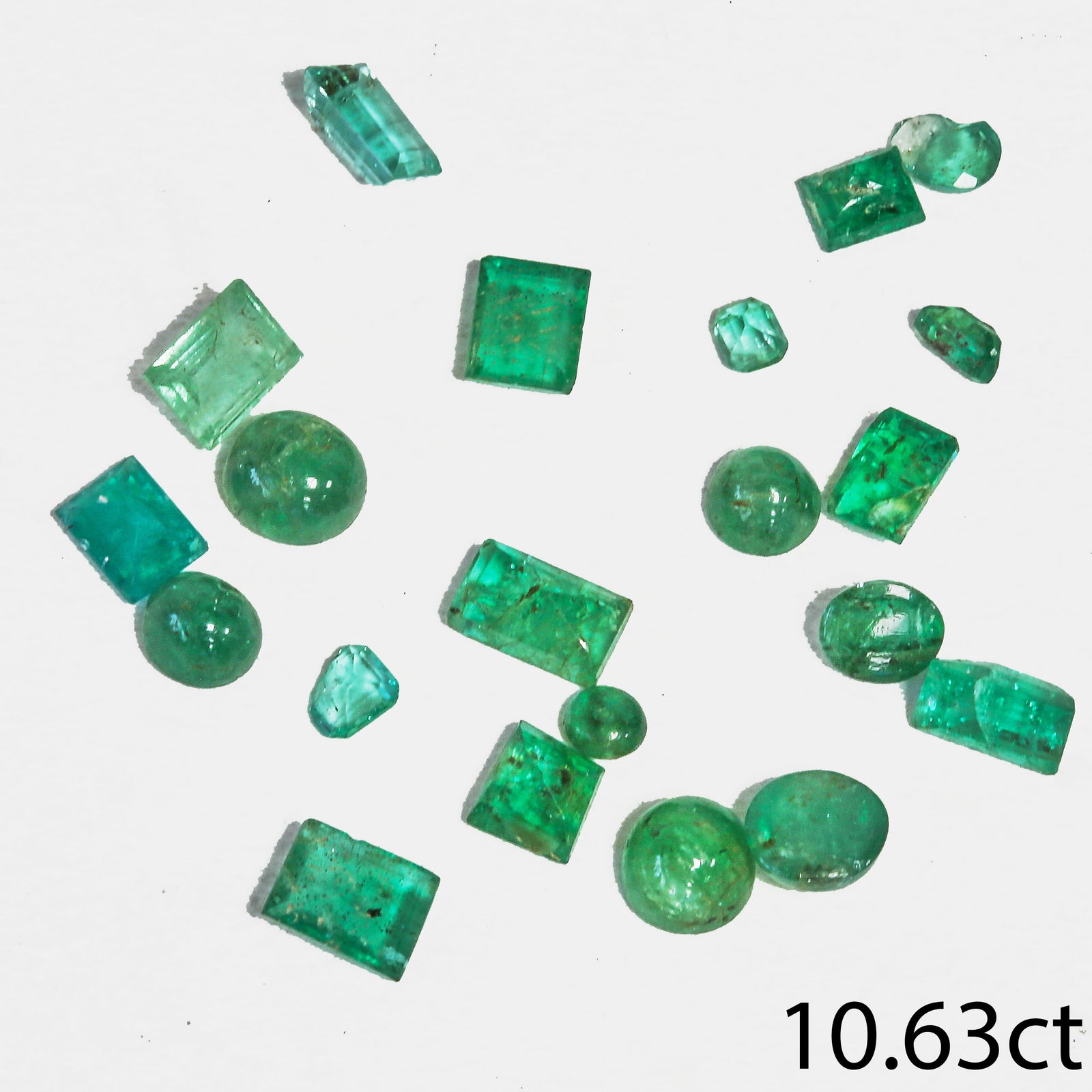 LOT OF MIXED CUT EMERALDS, TOTALLING APPROX 8.63 CT. (1 of 1)