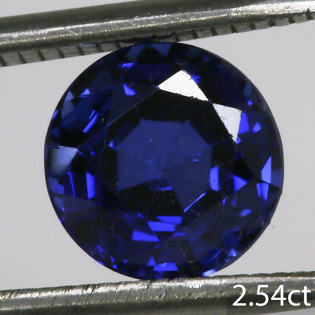 LOOSE CUT BLUE STONE OF APPROX. 2.54 CT. Likely synthetic sapphire. (1 of 1)