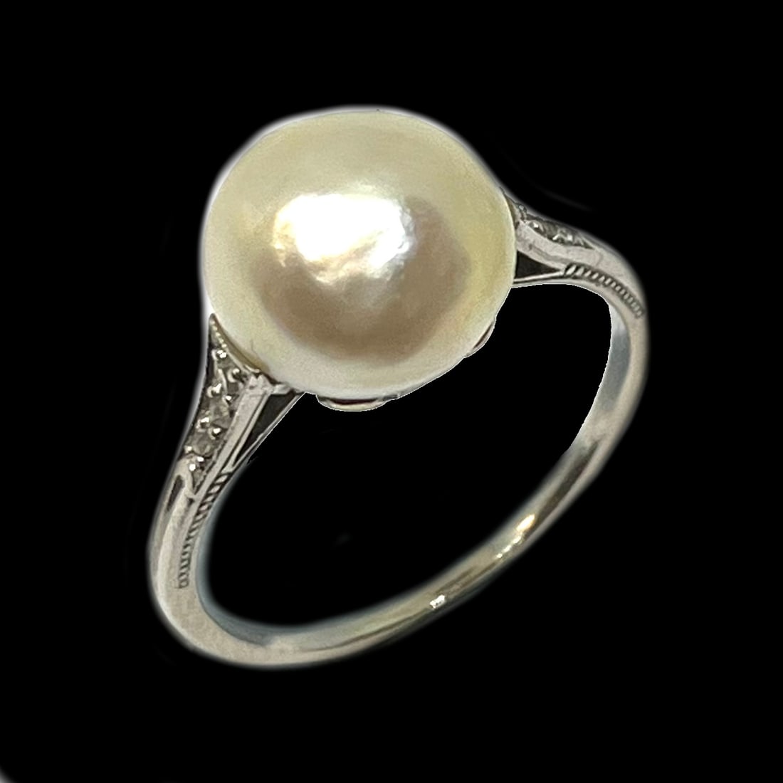 CERTIFICATED NATURAL SALTWATER PEARL AND DIAMOND RING (1 of 1)