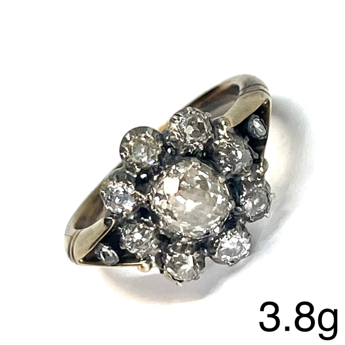 ANTIQUE DIAMOND CLUSTER RING (1 of 1)