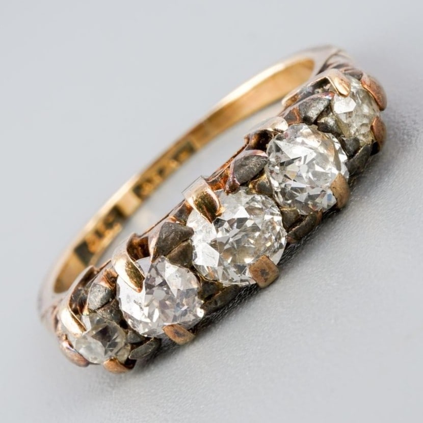 ANTIQUE DIAMOND 5-STONE RING (1 of 1)