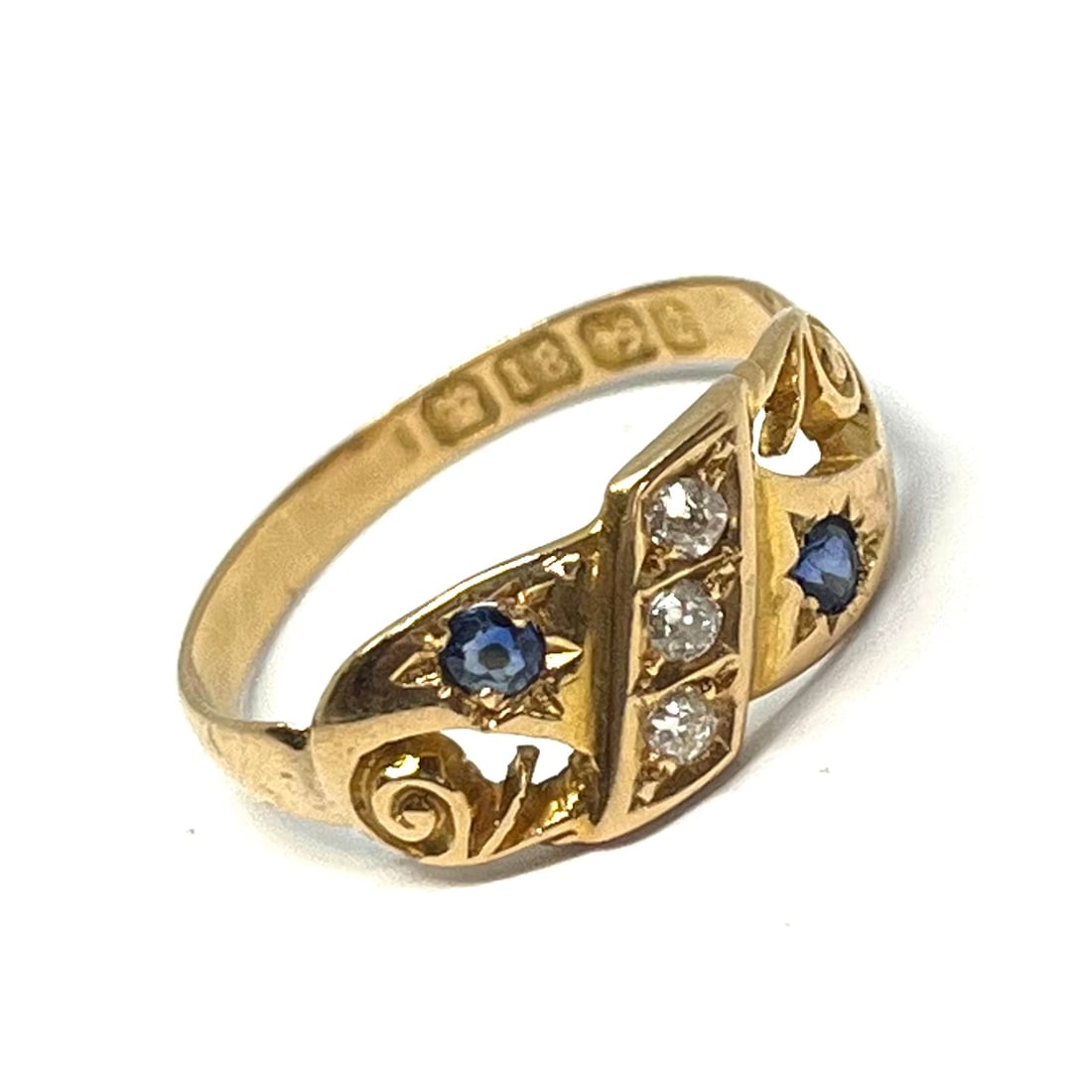 SAPPHIRE AND DIAMOND RING (1 of 1)