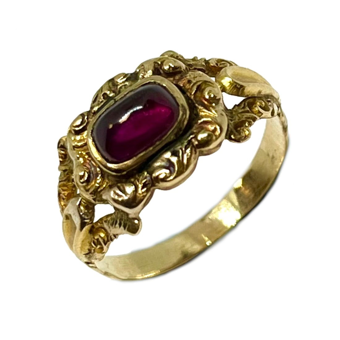 GEORGIAN GARNET RING: GEORGIAN GARNET RING,testing high carat gold.Lovely cabochon cut garnet.Size L 1/2.