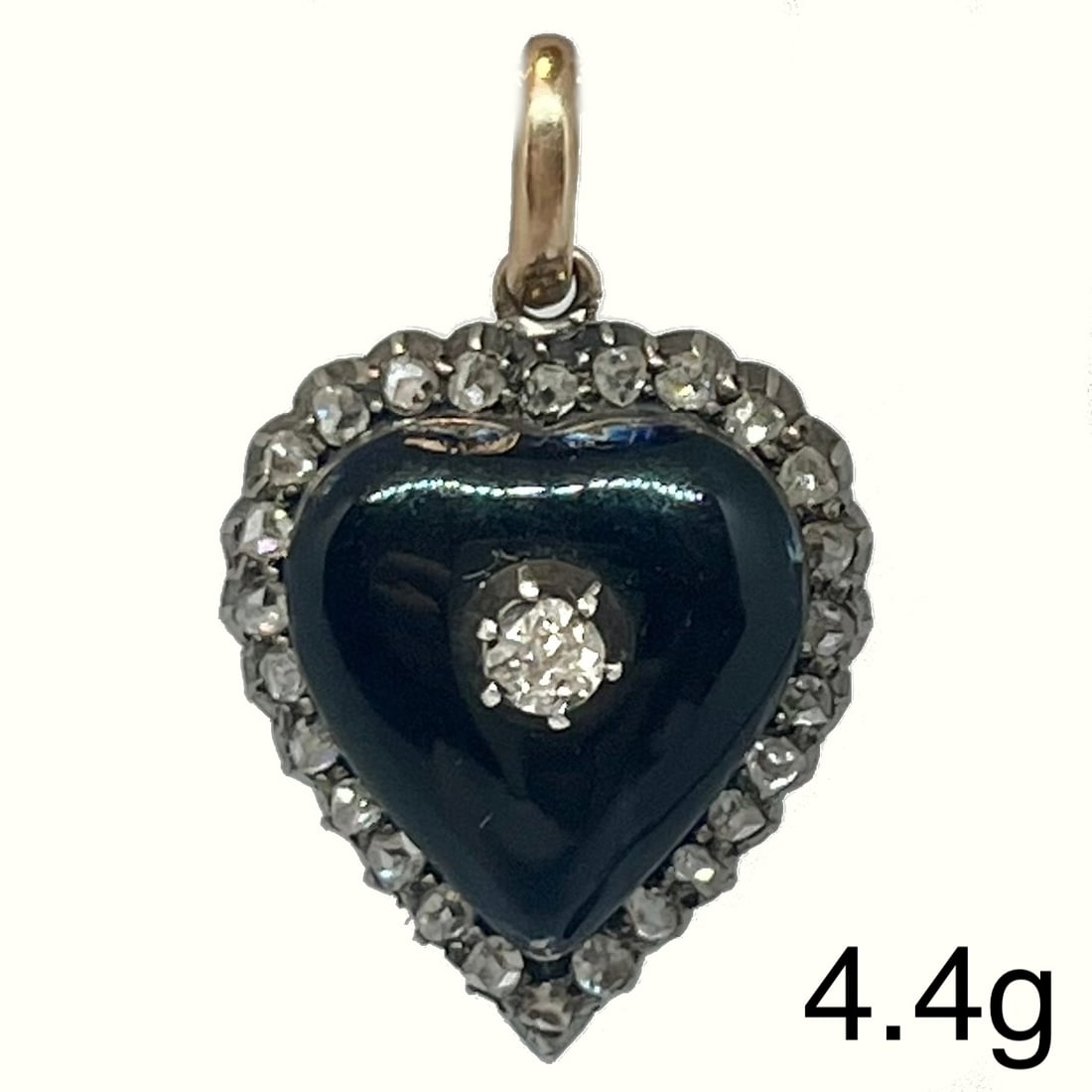 ANTIQUE ONYX AND DIAMOND HEART PENDANT: ANTIQUE ONYX AND DIAMOND HEART PENDANT 4.4 grams lively diamonds onyx in good conditionL 2.6 cm
