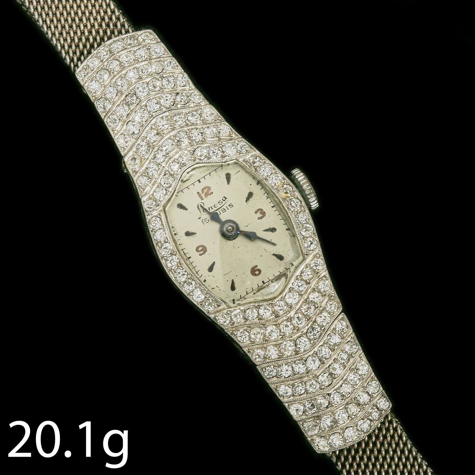 ART-DECO DIAMOND WRISTWATCH: ART-DECO DIAMOND WRISTWATCH, 20.1 grams, platinum.Diamonds bright and lively.Lovely adjustable mesh link design strap.Largest size 20 cm.