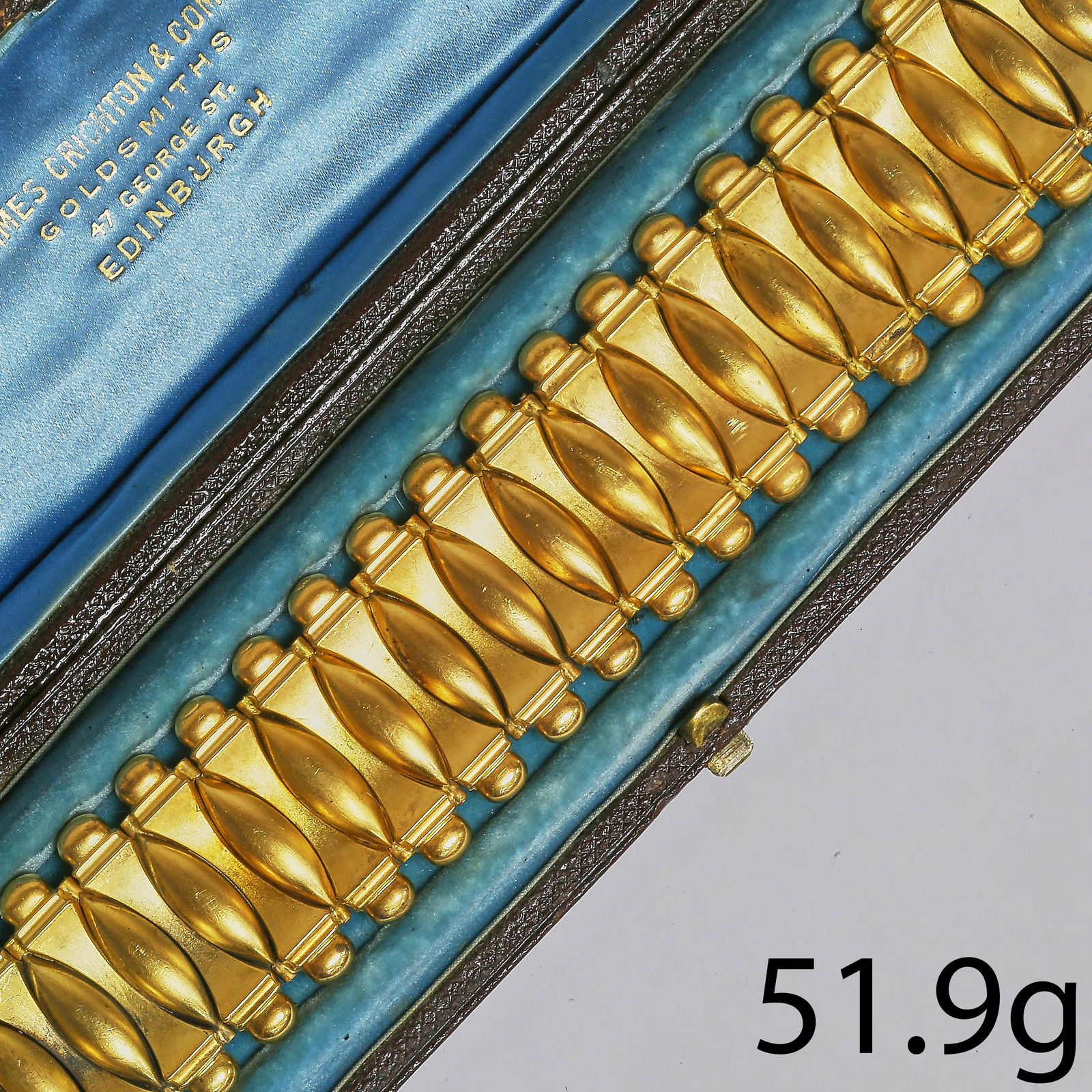 FINE VICTORIAN ETRUSCAN REVIVAL LINK BRACELET: FINE VICTORIAN ETRUSCAN REVIVAL LINK BRACELET,51.9 grams, testing 18 ct. gold.Lovely links part part domed design.W. 2.8 cm.L. 18 cm.With antique fitted case.