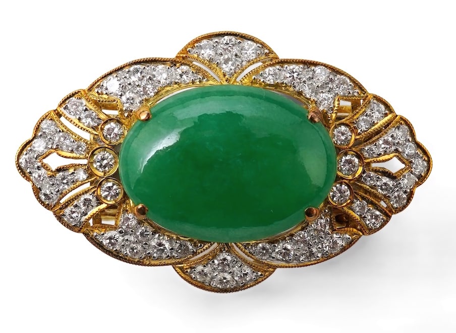 FINE JADE AND DIAMOND BROOCH/PENDANT (1 of 1)