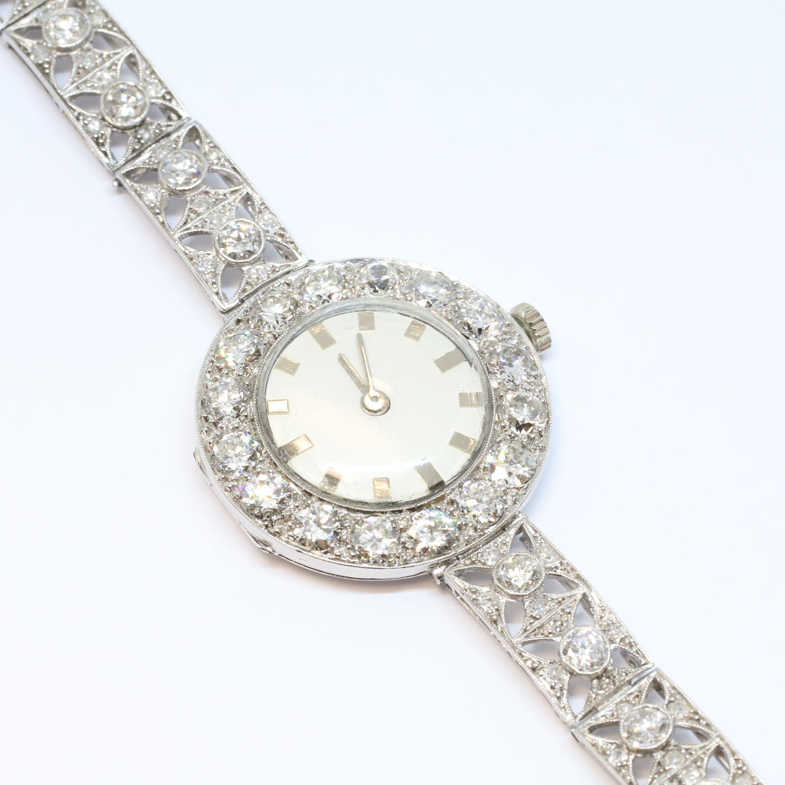 FINE PLATINUM AND DIAMOND WRISTWATCH (1 of 1)