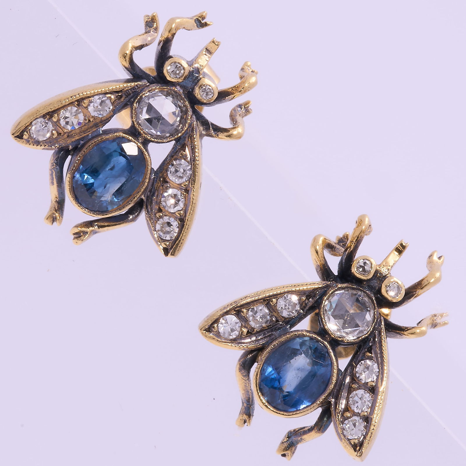 PAIR OF SAPPHIRE AND DIAMOND INSECT EARRINGS: PAIR OF SAPPHIRE AND DIAMOND INSECT EARRINGS 3.7 grams vibrant sapphires with no abrasions lively diamonds L 1.5 cm