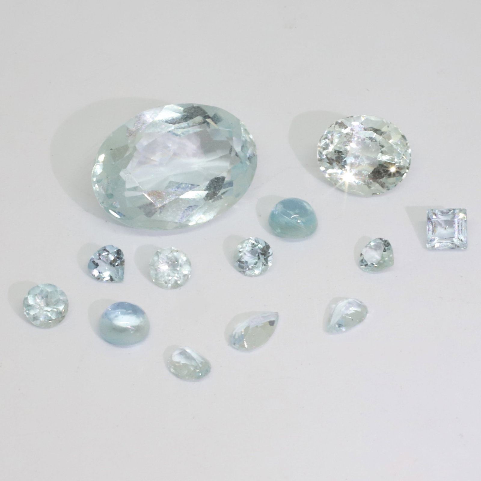 LOT OF MIXED CUT AQUAMARINES, TOTALLING APPROX. 8,75 CT.: LOT OF MIXED CUT AQUAMARINES, TOTALLING APPROX. 8,75 CT.