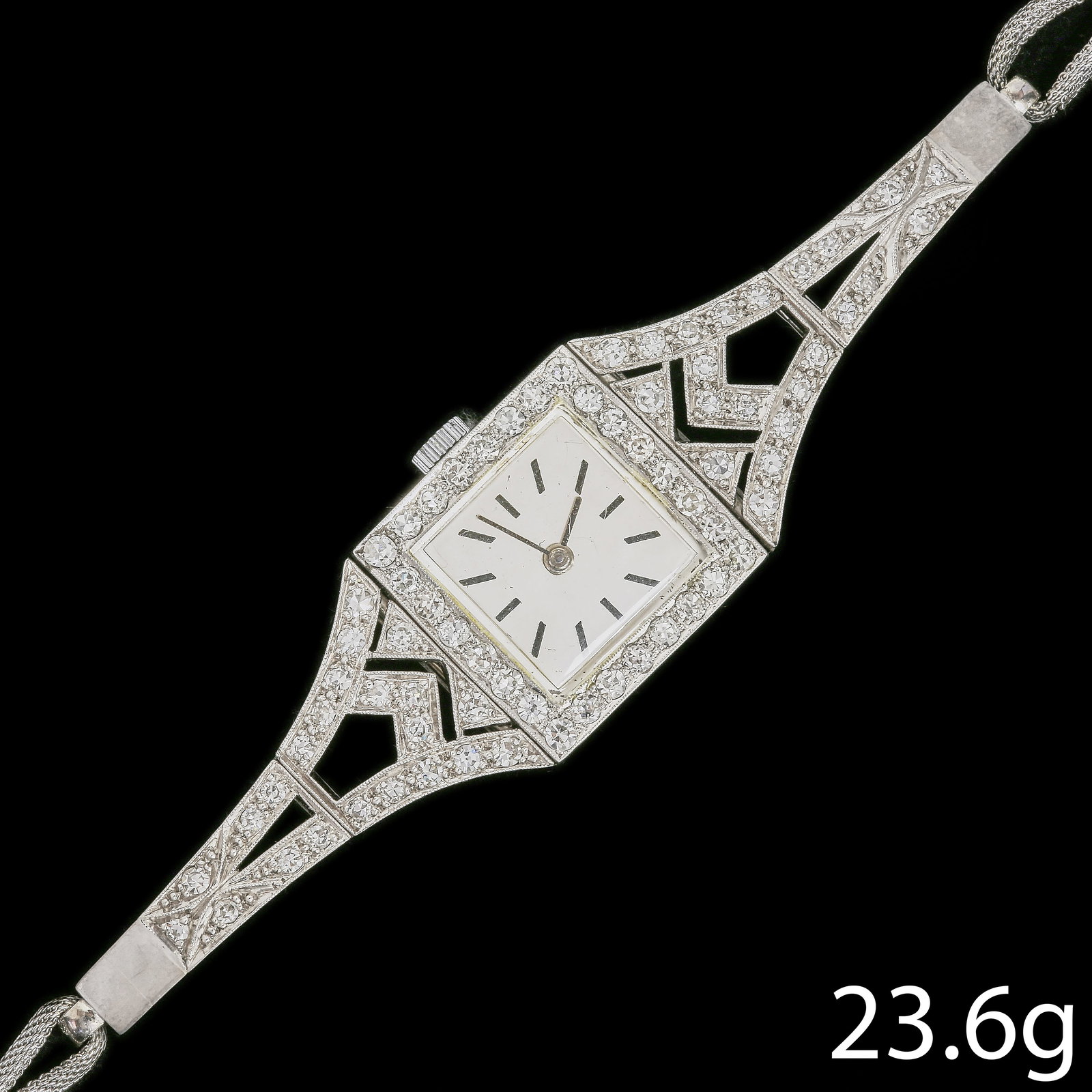 ART-DECO DIAMOND WRISTWATCH: ART-DECO DIAMOND WRISTWATCH,23,6 grams, platinum case.Diamonds bright and lively, totalling approx. 2.60 ct.L. 16.5 cm.-movement running at time of cataloguing this lot-