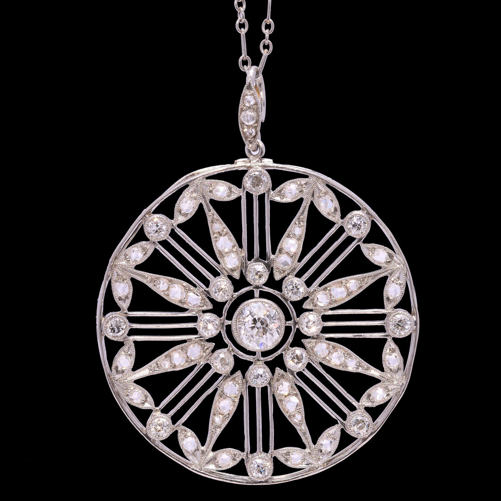 BELLE EPOQUE DIAMOND PENDANT NECKLACE: BELLE EPOQUE DIAMOND PENDANT NECKLACE 11.1 grams high carat gold bright lively old cut diamonds pendant L 4.3 grams W 3.5 cm chain L 44 cm