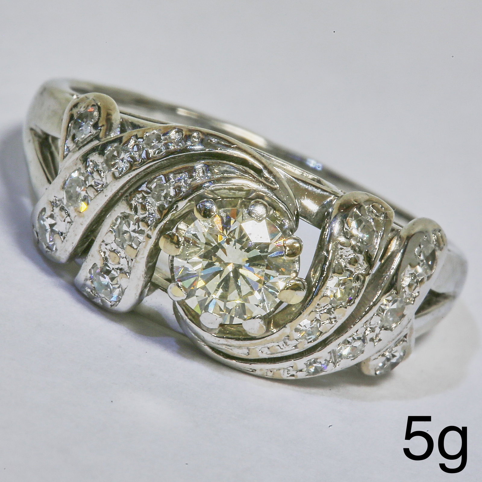 RETRO DIAMOND RING (1 of 1)