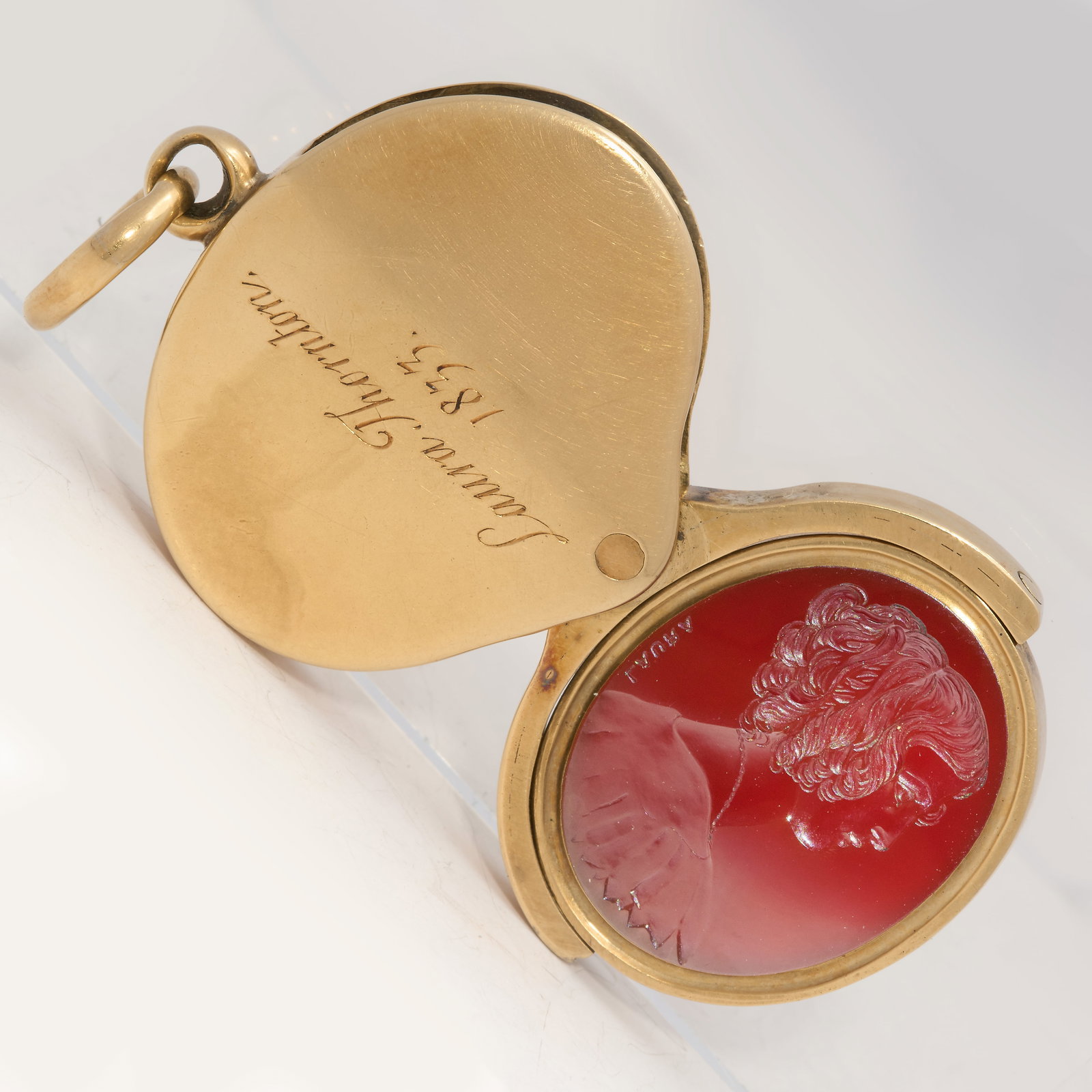 ANTIQUE GOLD CARNELIAN SWIVEL SEAL FOB PENDANT (1 of 3)