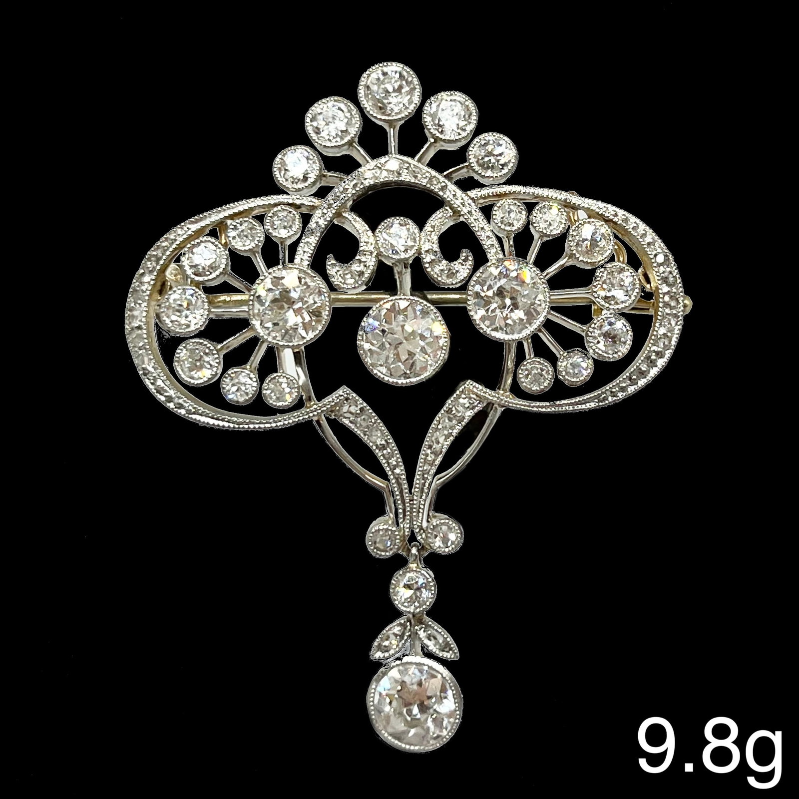 BELLE EPOQUE DIAMOND BROOCH: BELLE EPOQUE DIAMOND BROOCH 9.8 grams platinum and high carat gold bright lively old cut diamonds approx 3.70 ct fine craftsmanship L 4.6 cm W 3.7 cm