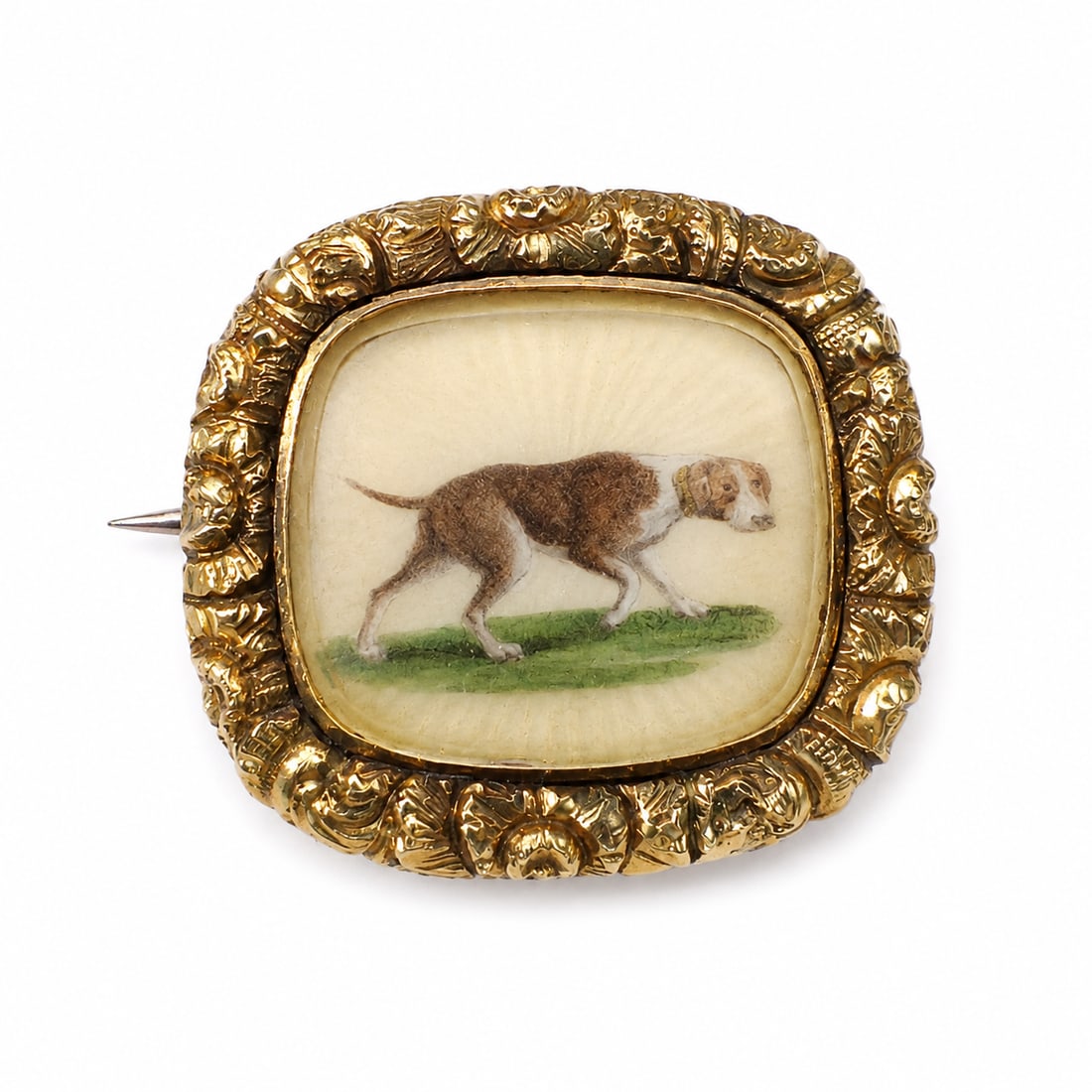 UNUSUAL GEORGIAN REVERSE INTAGLIO DOG BROOCH: UNUSUAL GEORGIAN REVERSE INTAGLIO DOG BROOCH,4,9 grams, testing high carat gold.W. 2.1 cm.