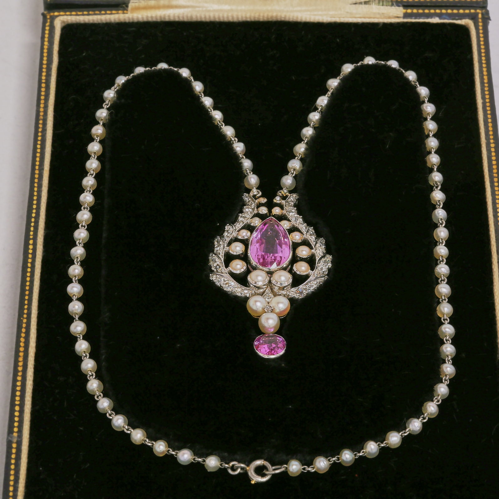 MAGNIFICENT CERTIFICATED NATURAL PINK TOPAZ AND PEARL NECKLACE: MAGNIFICENT CERTIFICATED NATURAL PINK TOPAZ AND PEARL NECKLACE 12.3 grams platinum and high carat gold rich vibrant natural pink topaz with no abrasions approx 5.57 ct bright lively diamonds well