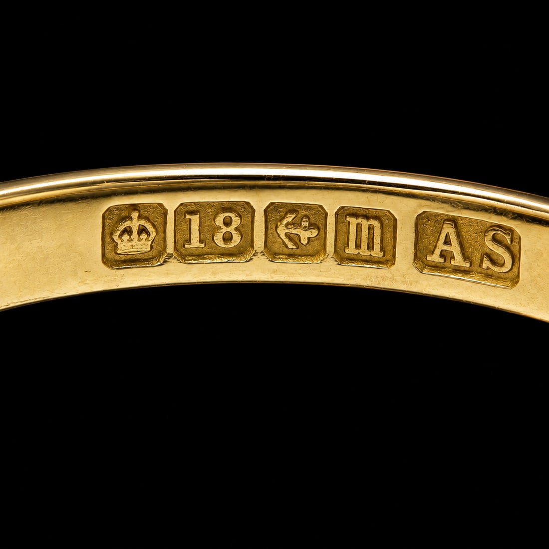 5-STONE DIAMOND RING: 5-STONE DIAMOND RING,4 grams, 18 ct. gold.bright and lively old cut diamonds.Size O 1/2.