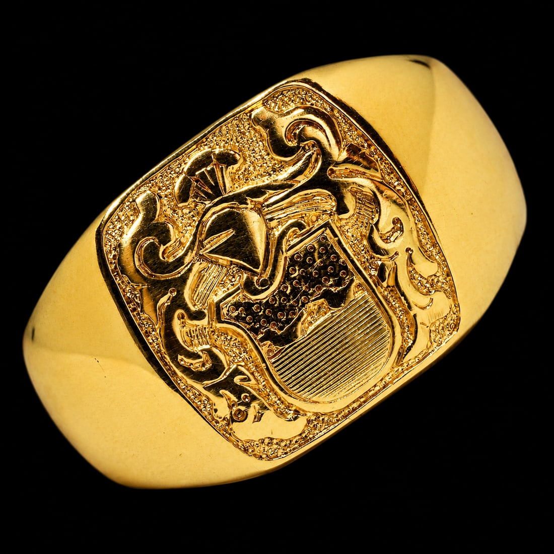 GOLD SEAL RING: GOLD SEAL RING,15 grams, testing high carat gold.The seal depicting a family shield topped with a knights helmet.Size N.