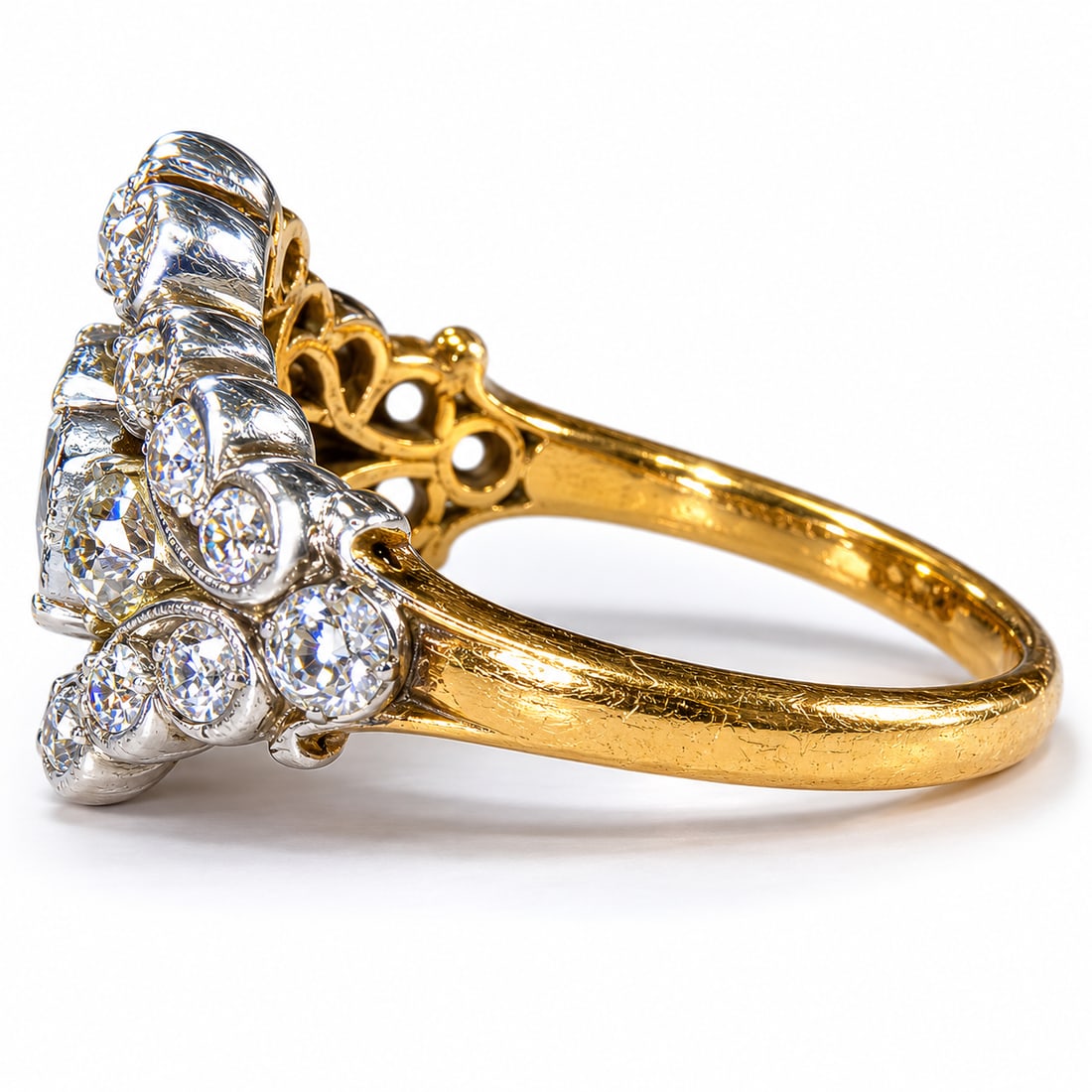 ANTIQUE SAPPHIRE AND DIAMOND RING (1 of 1)