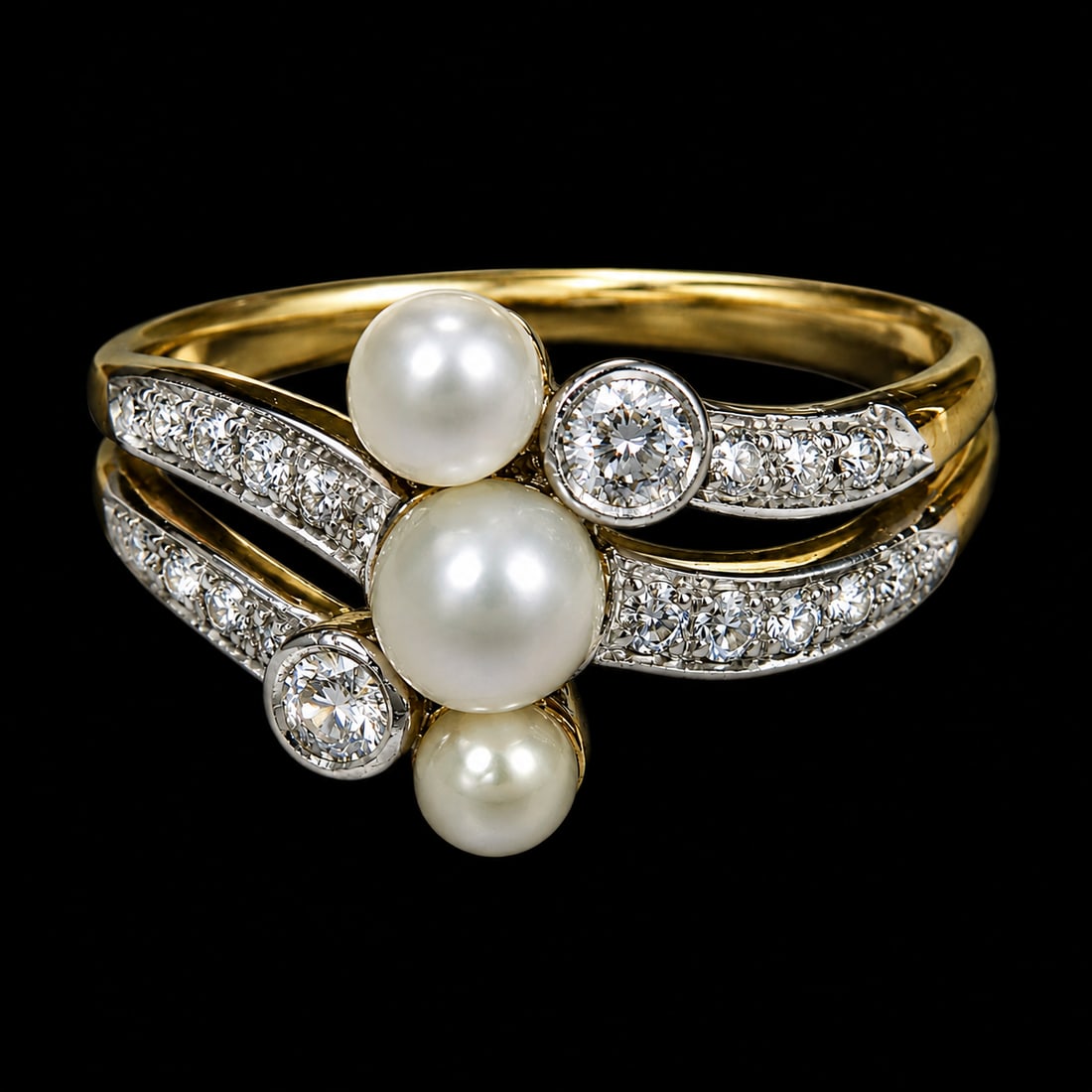 ANTIQUE PEARL AND DIAMOND RING: ANTIQUE PEARL AND DIAMOND RING 4.6 grams high carat gold and platinum well matched pearls, untested bright lively diamonds size S