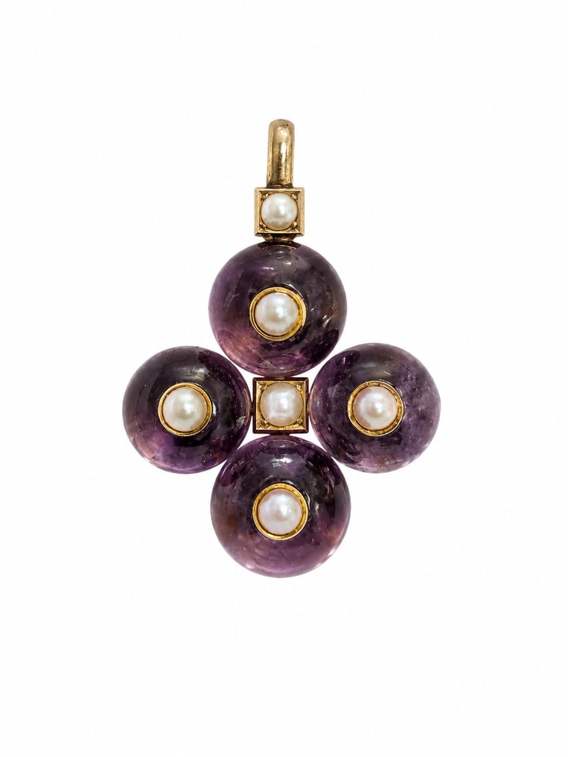 AMETHYST AND PEARL GOLD PENDANT: AMETHYST AND PEARL GOLD PENDANT,10 grams.Lovely carved amethyst.L. 4 cm.