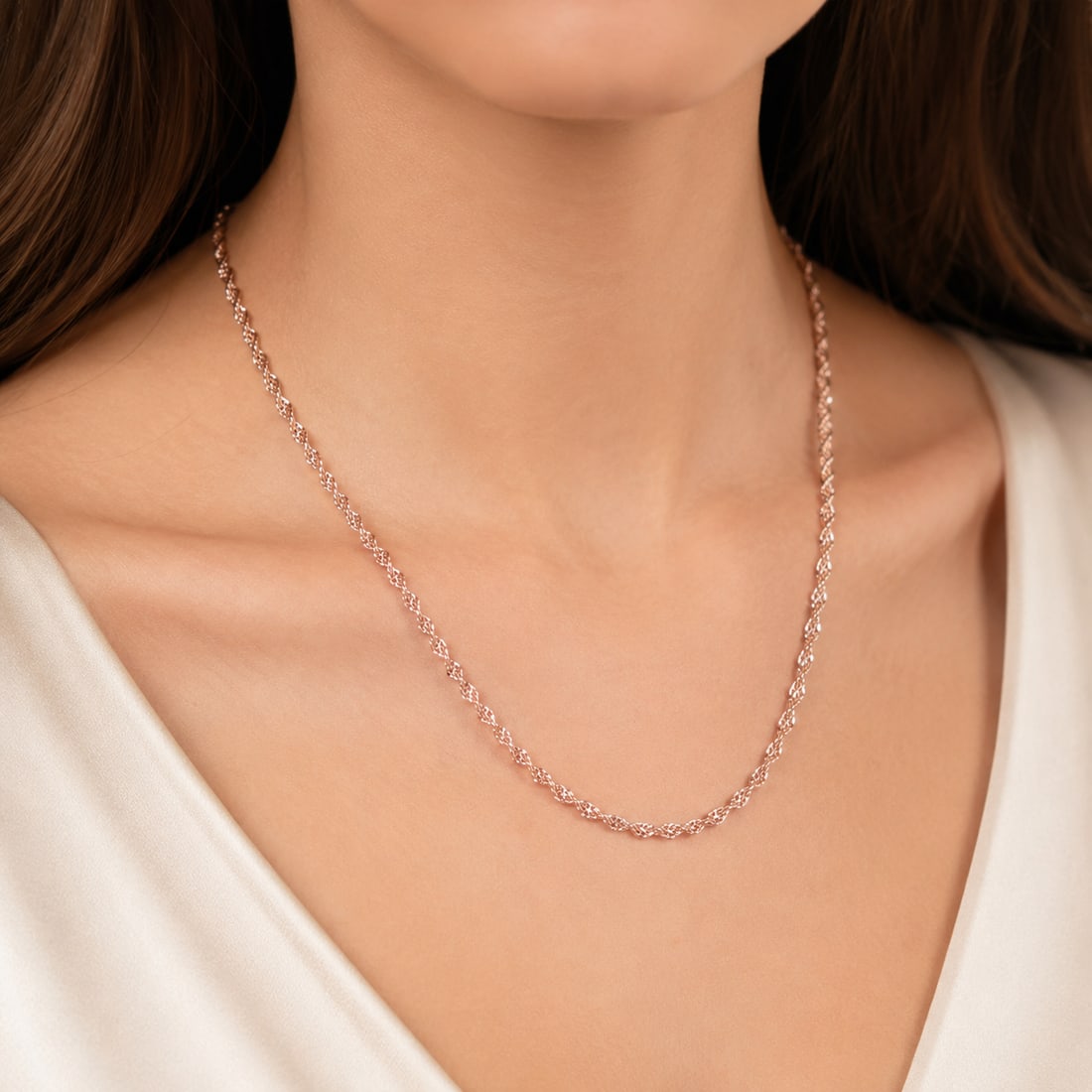 GOLD CHAIN NECKLACE: GOLD CHAIN NECKLACE,3.7 grams.L. 36 cm.