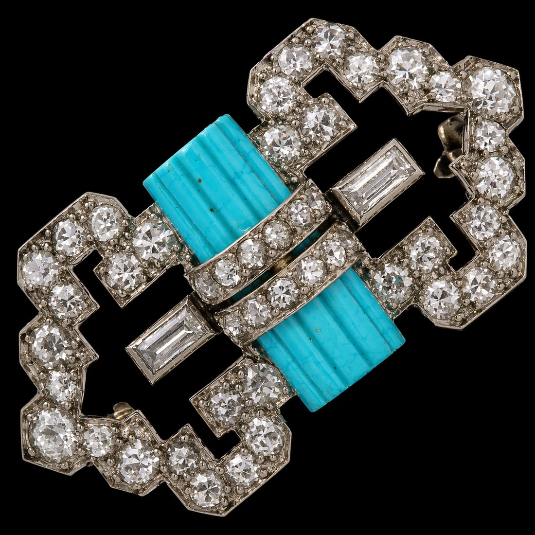 IMPORTANT ART DECO DIAMOND AND TURQUOISE BROOCH: IMPORTANT ART DECO DIAMOND AND TURQUOISE BROOCH 7.5 grams bright lively diamonds finely carved turquoise fine craftsmanship L 1.9 cm W 3.2 cm