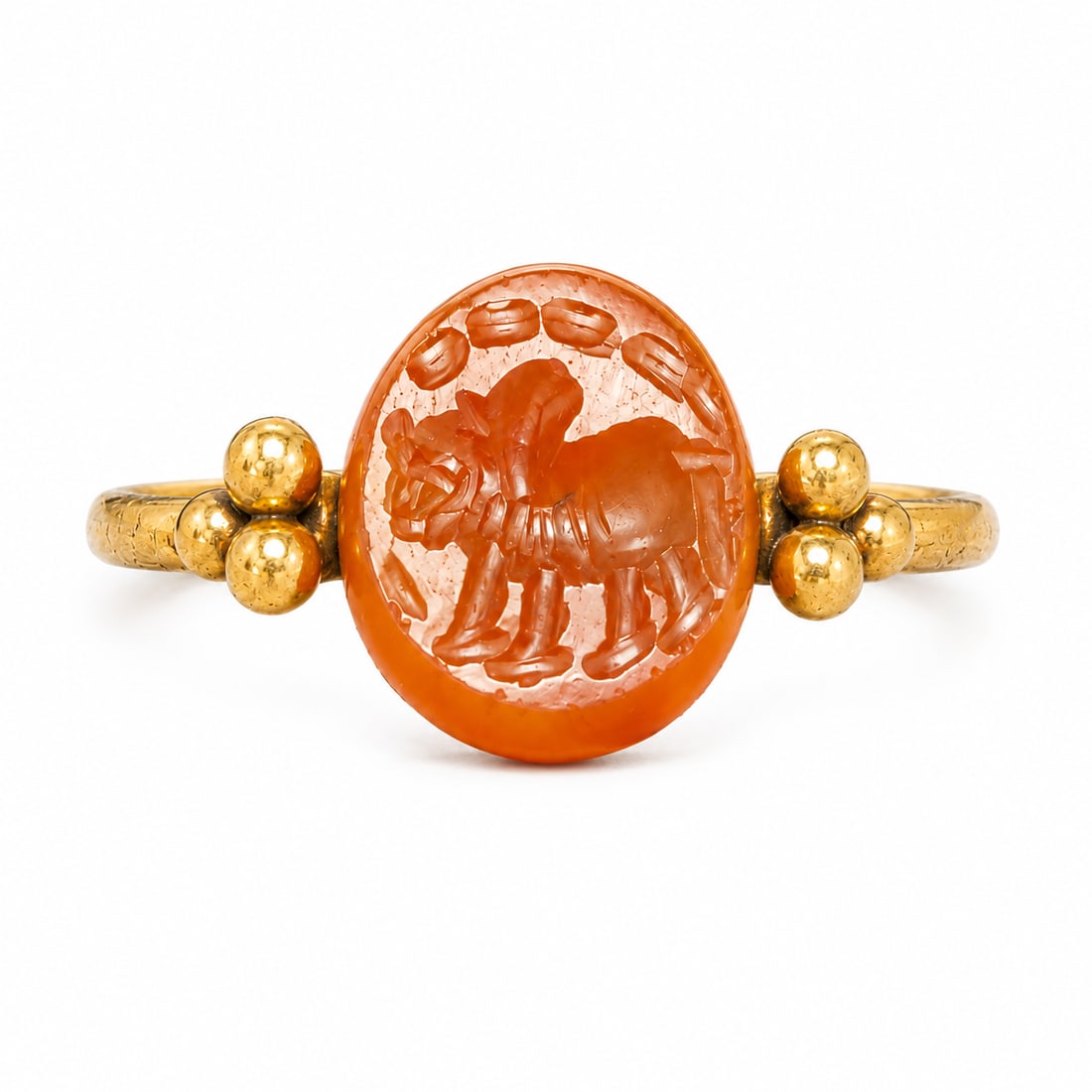 RARE ANTIQUE CARNELIAN INTALGIO SWIVEL RING, POSSIBLY ANCIENT: RARE ANTIQUE CARNELIAN INTALGIO SWIVEL RING, POSSIBLY ANCIENT,5,2 grams, testing high carat gold.The carved carnelian intaglio depicting an animal.Size N 1/2.